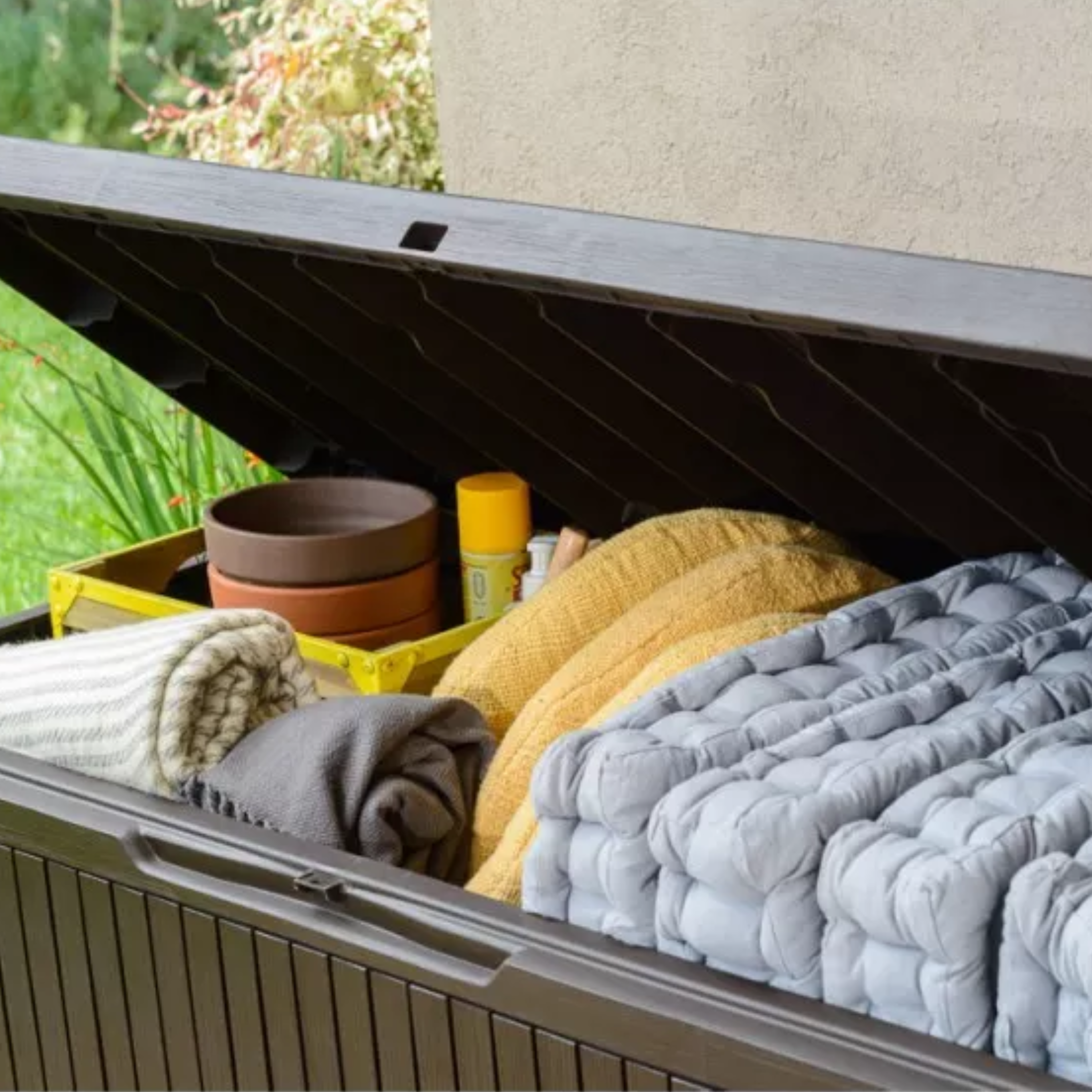 "Coral" multipurpose resin chest with wheels, 123x53.5 cm, 57h