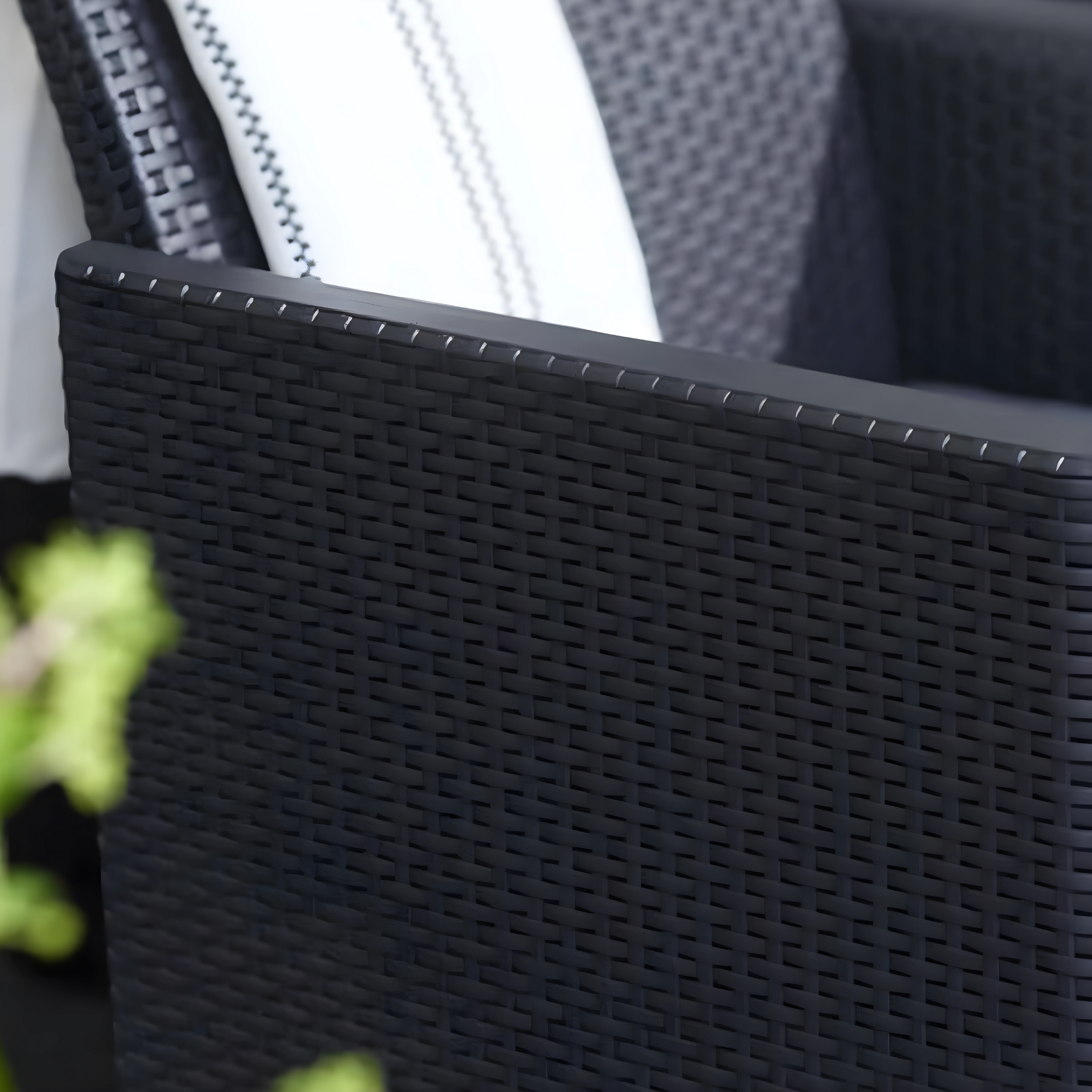 "Claire" resin garden lounge set with 2 armchairs and a storage table