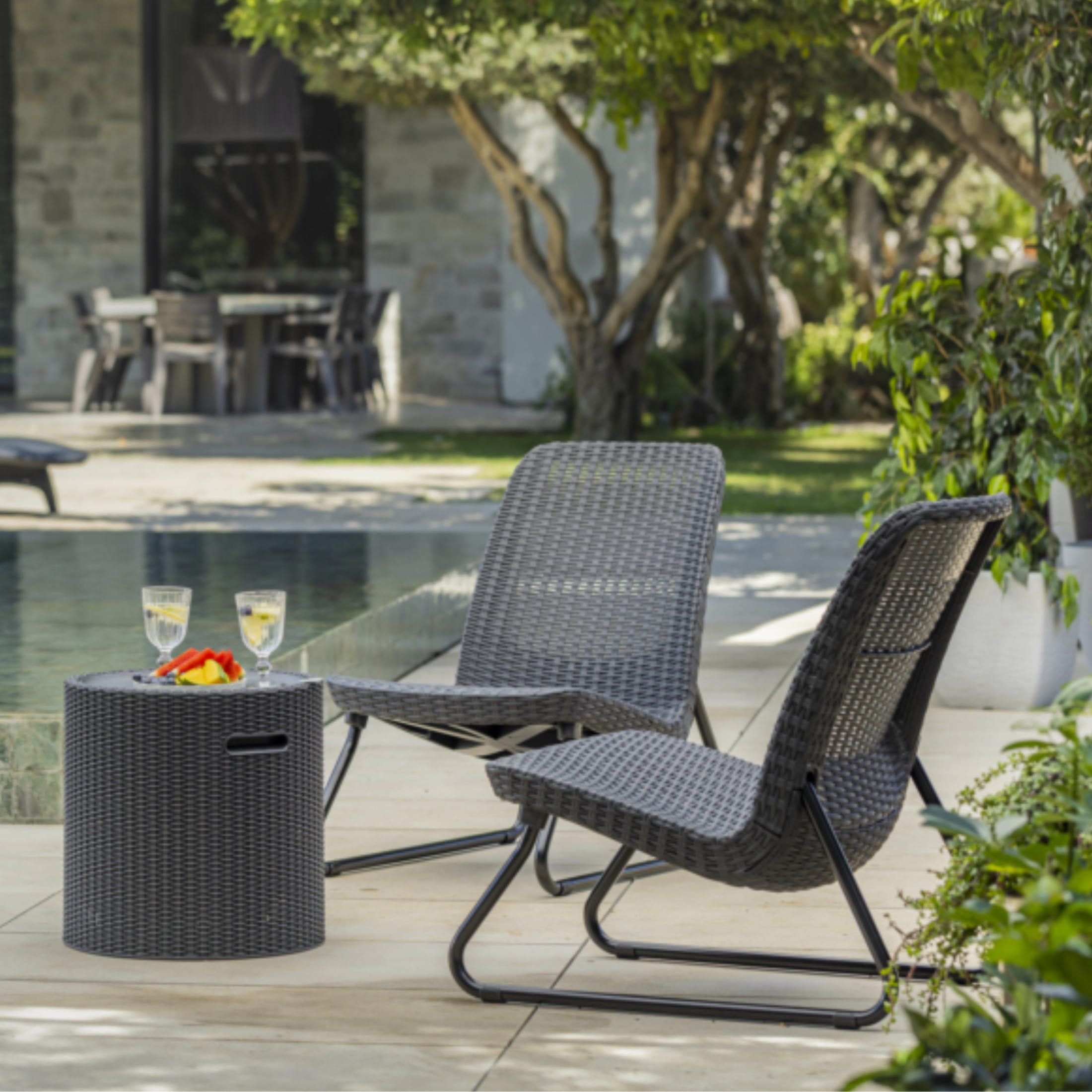 "Rio Balcony" resin outdoor set with 2 armchairs and 1 modern table