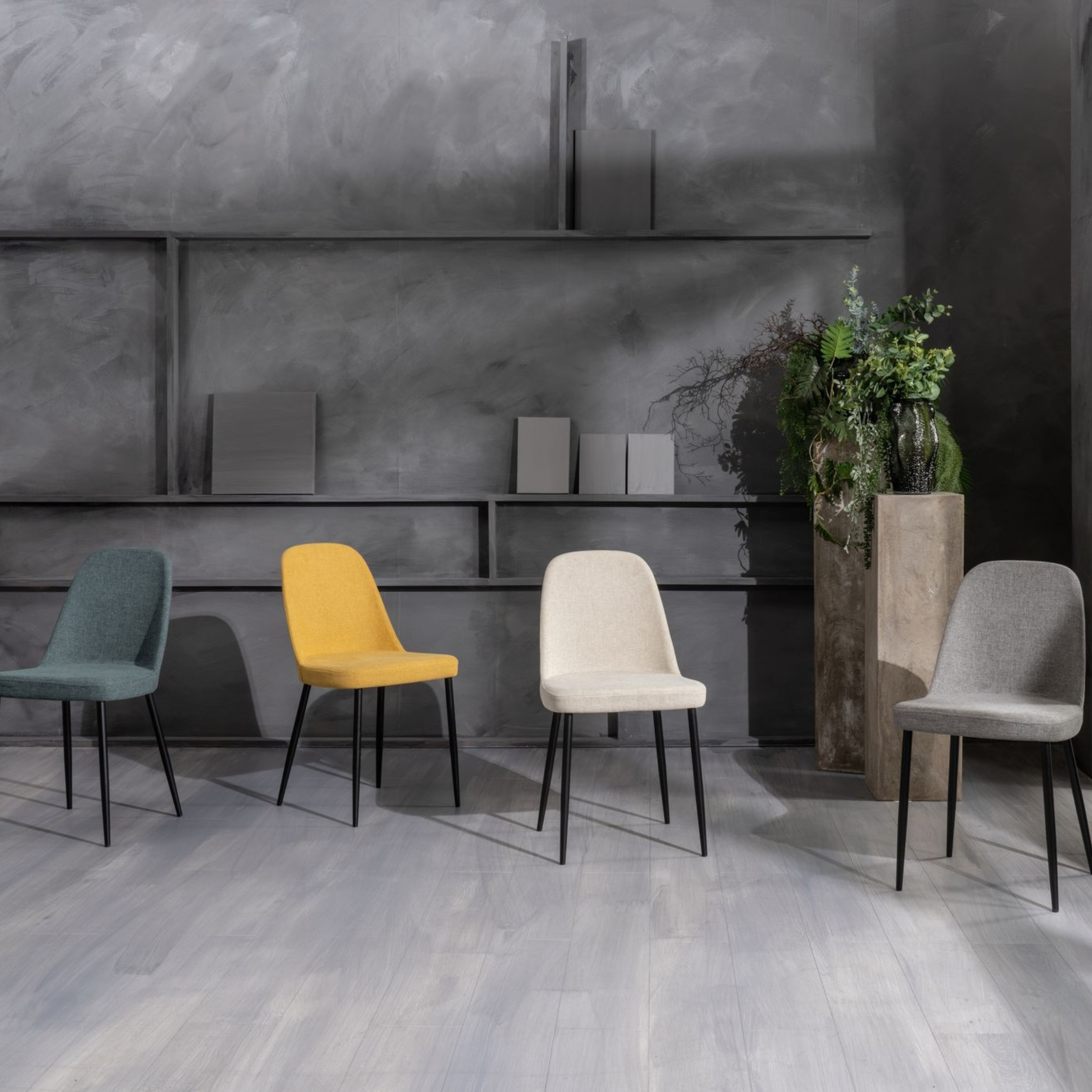 Set of modern "Giglio" fabric chairs with painted metal legs, 46x55 cm, 85 cm high