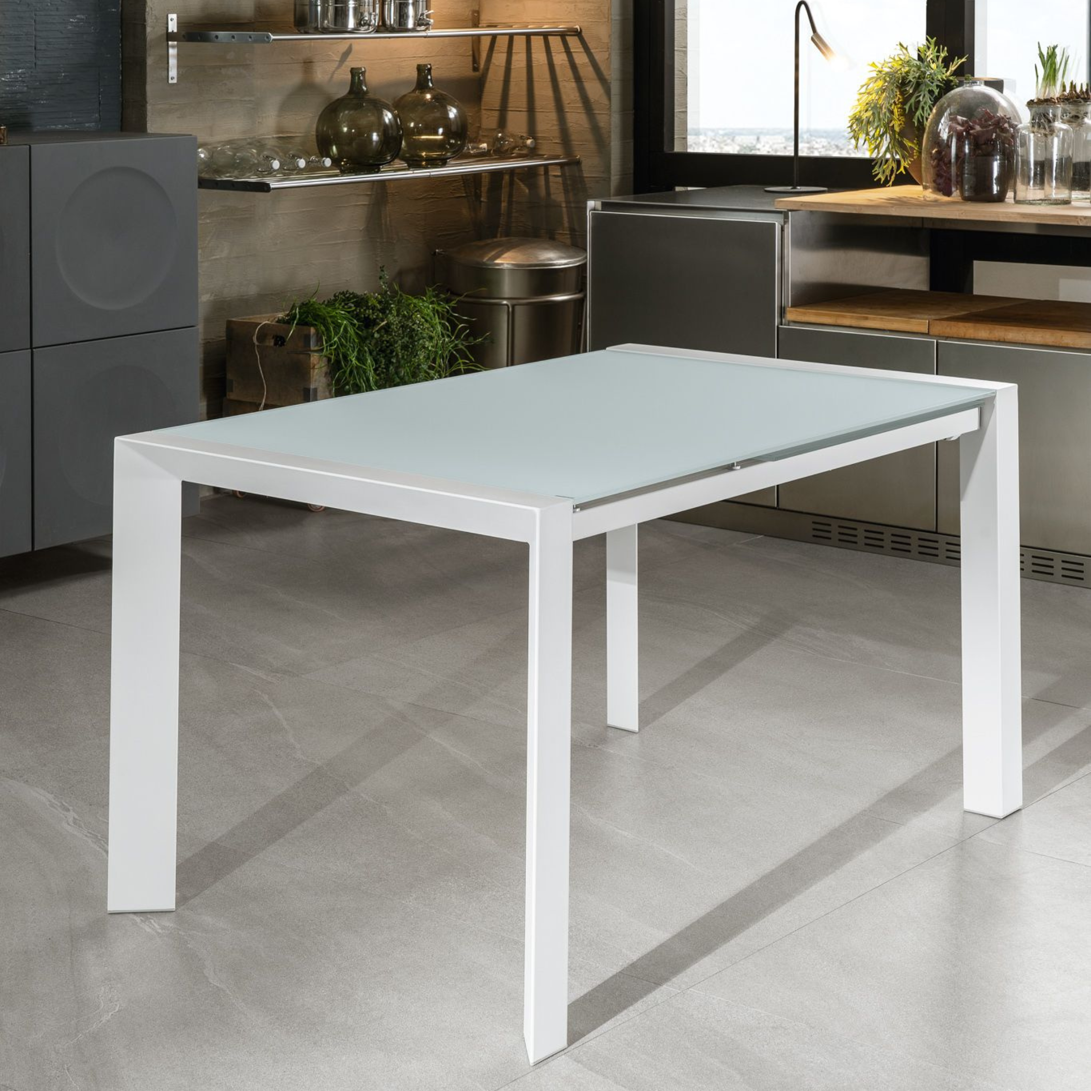 Extendable table "Nina" in tempered glass with metal frame, 122/182x80 cm, 76h