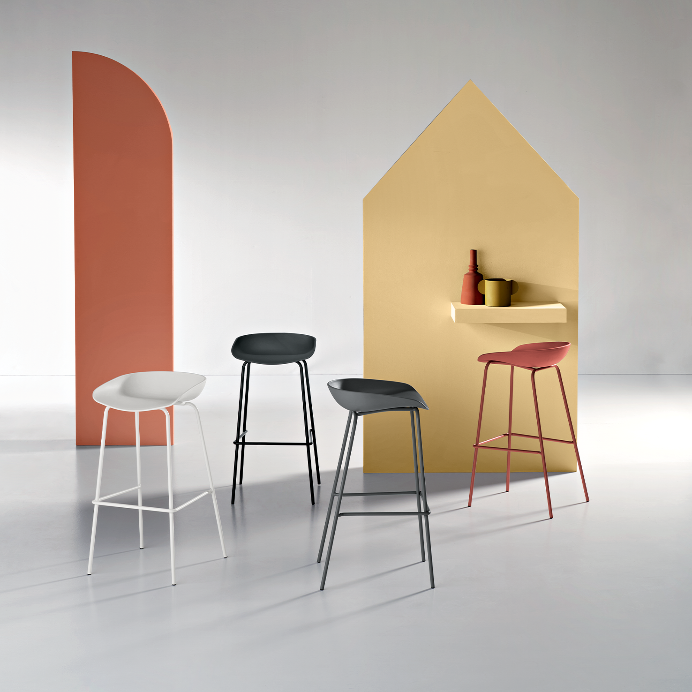 Set of modern "Solan" polypropylene stools with metal frame, 43x48 cm, 72.5 cm high.