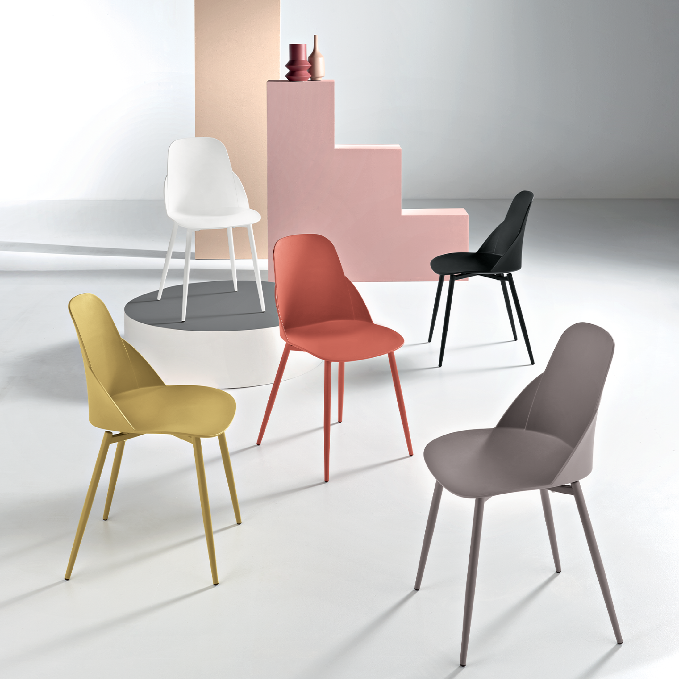 Set of modern "Solinea" chairs in polypropylene with metal frame cm 44x51 82h