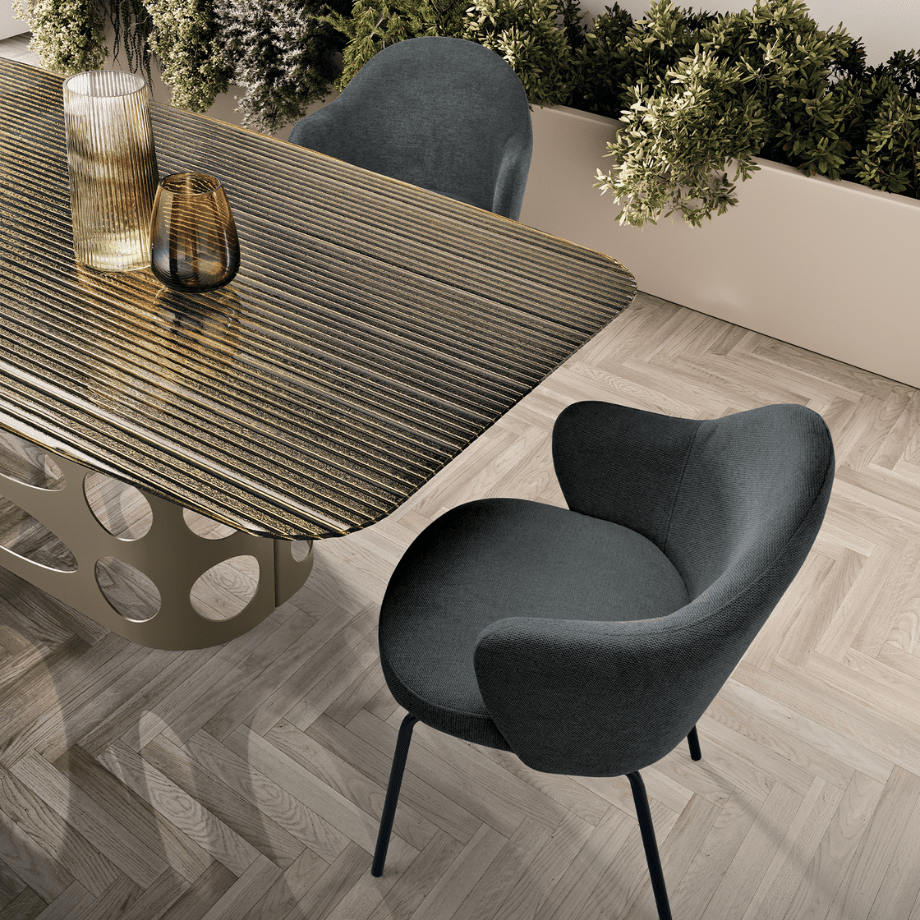 Tavolo fisso da pranzo "Master" con piano in vetro rigato retroargentato e base in metallo con trafori cm 210x110 75h - MondoViro