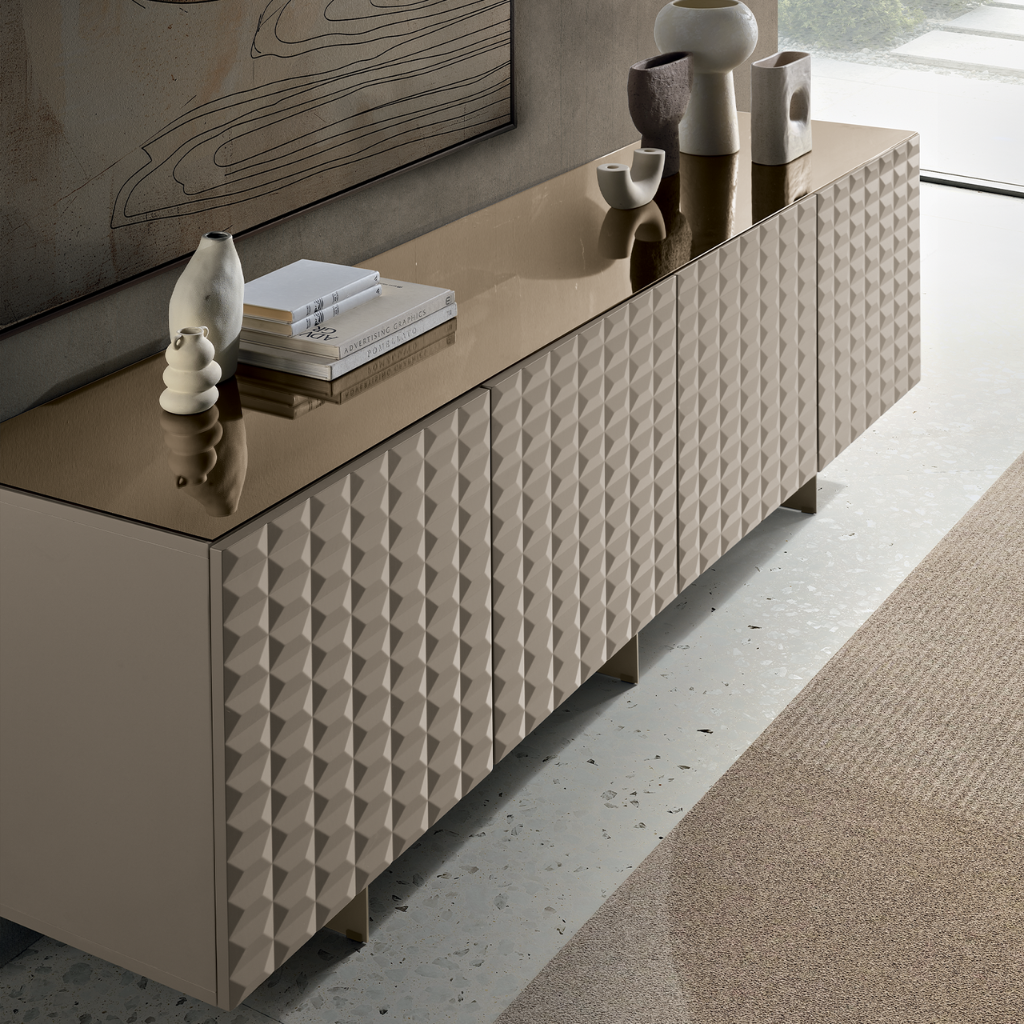 Madia da soggiorno tortora "Diamantum" con piede traverso in metallo e top in vetro specchiato bronzo - MondoViro