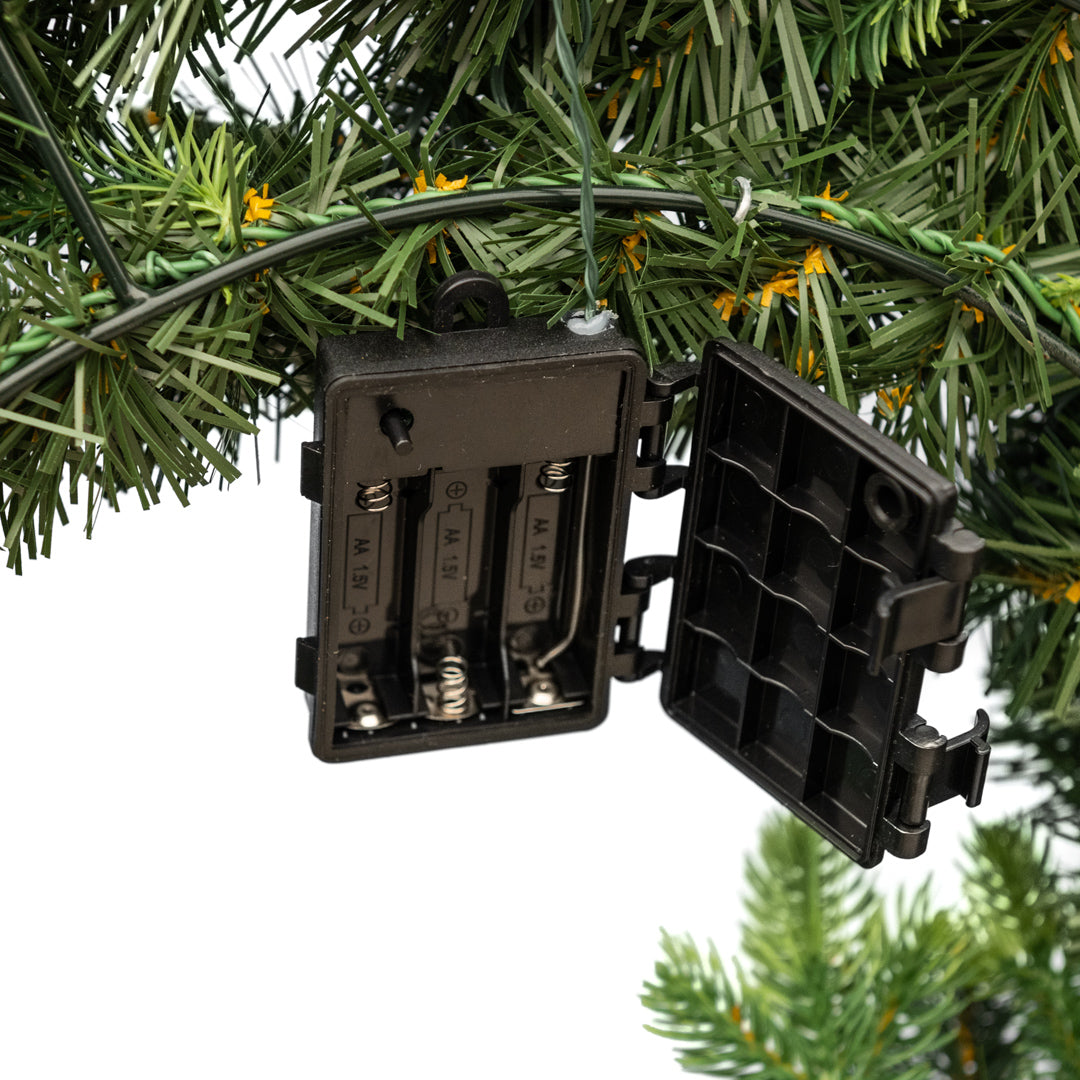 "Madame" Christmas wreath with micro-LEDs behind the door in PE with a real-touch effect