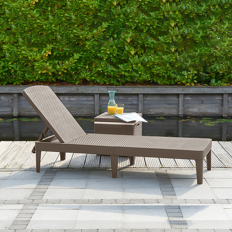 Lettino prendisole in resina con schienale reclinabile per piscina e giardino