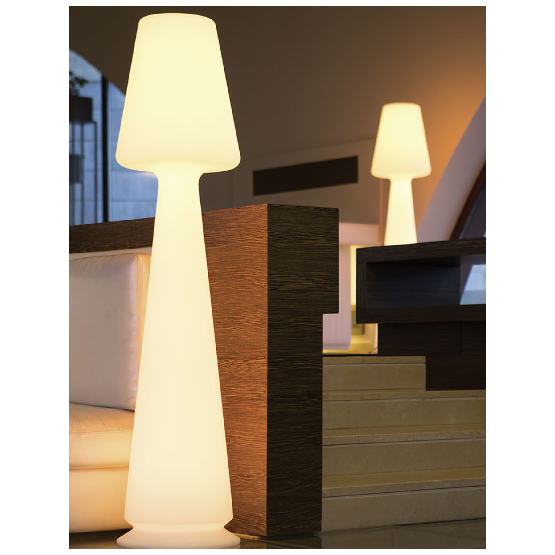 Piantana Led RGB Chloe con telecomando in resina per esterno cm 165h