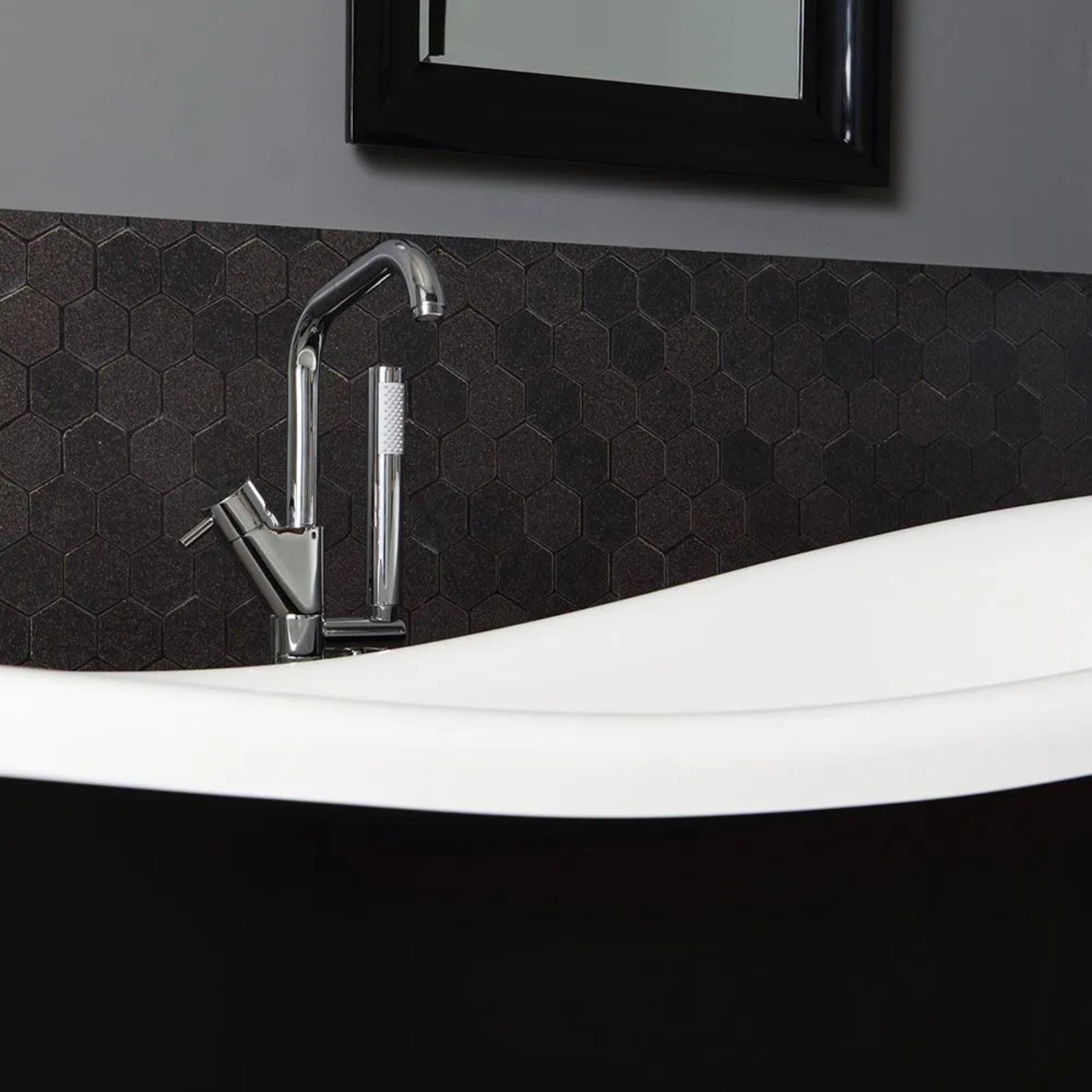 Classic freestanding bathtub "Romanza" in recomposed marble 168x76 cm 55h