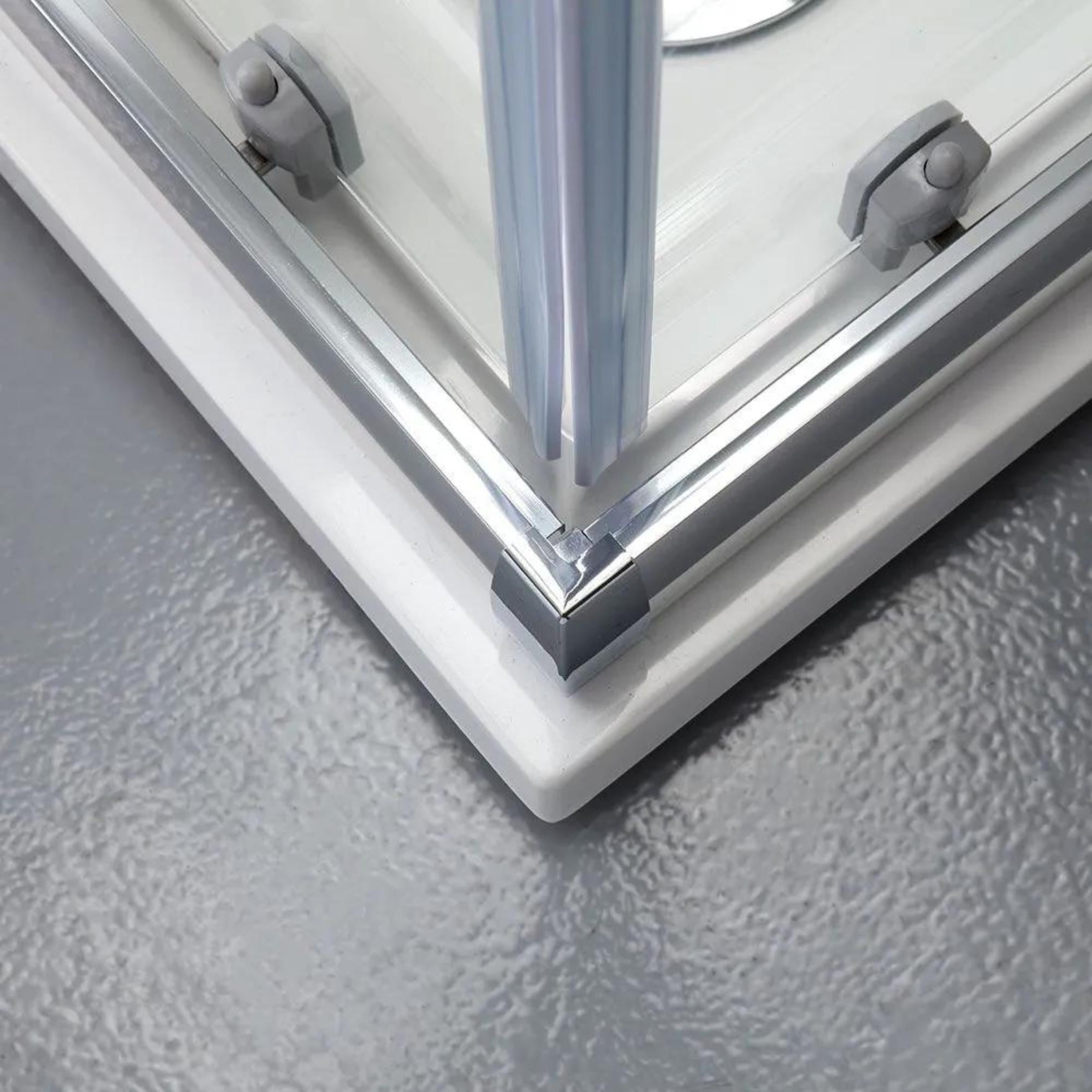 "Genova Two" square shower enclosure with sliding doors in polished tempered glass, 185 cm high