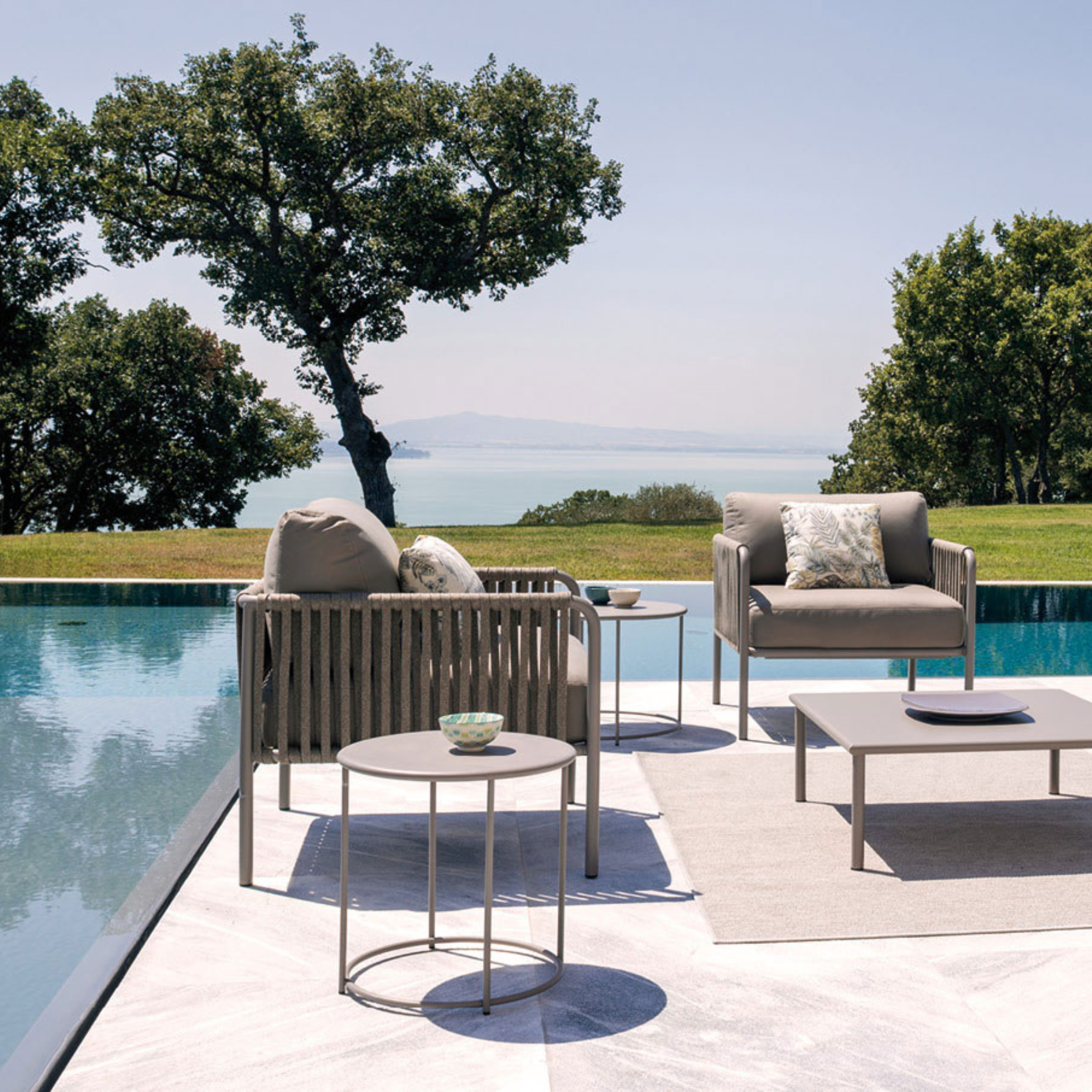 "Key West" low-back lounge chair in rope with cushion 80x80 cm 64h