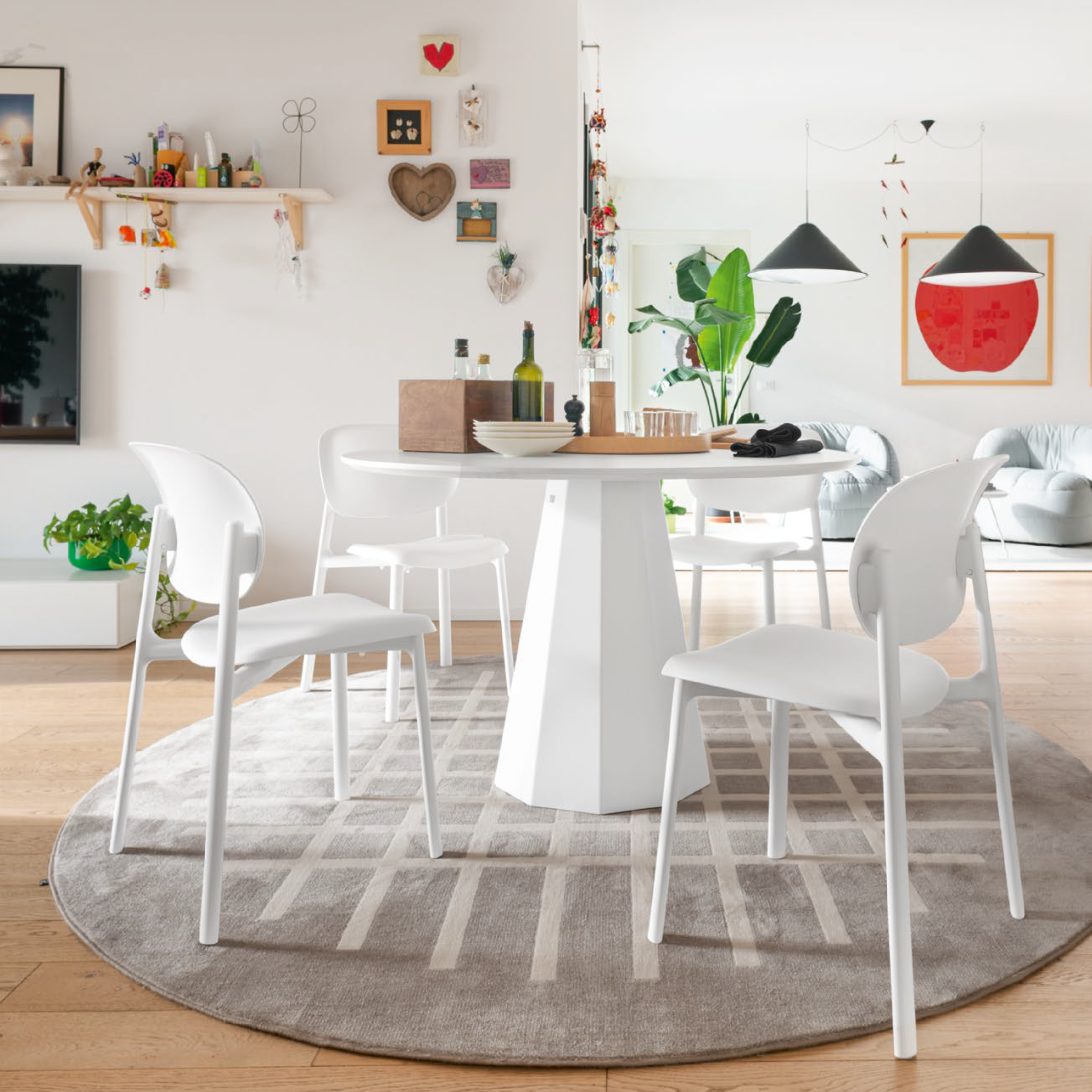 "Zero" modern living room chair in recycled polypropylene 53x53 cm 82h