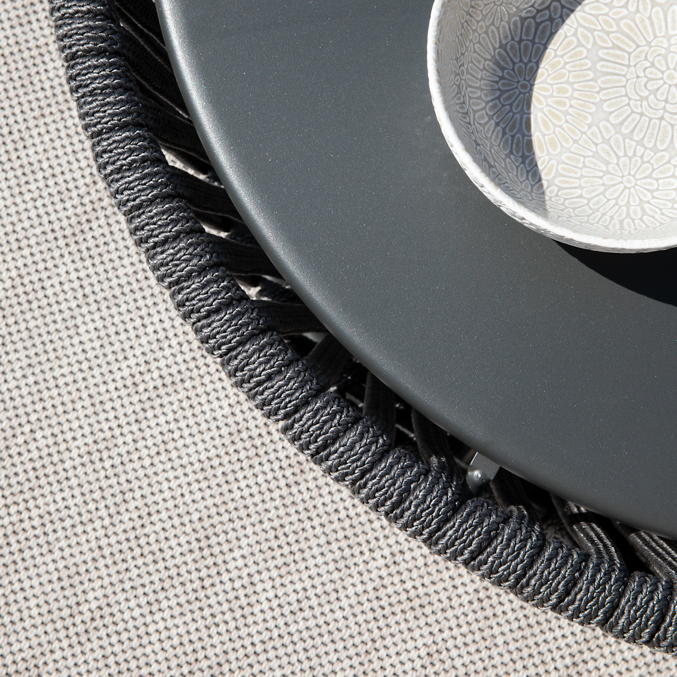 "Daisy Rope" pouf coffee table in rope and stainless steel, low garden table, 90x90 cm, 45 cm high