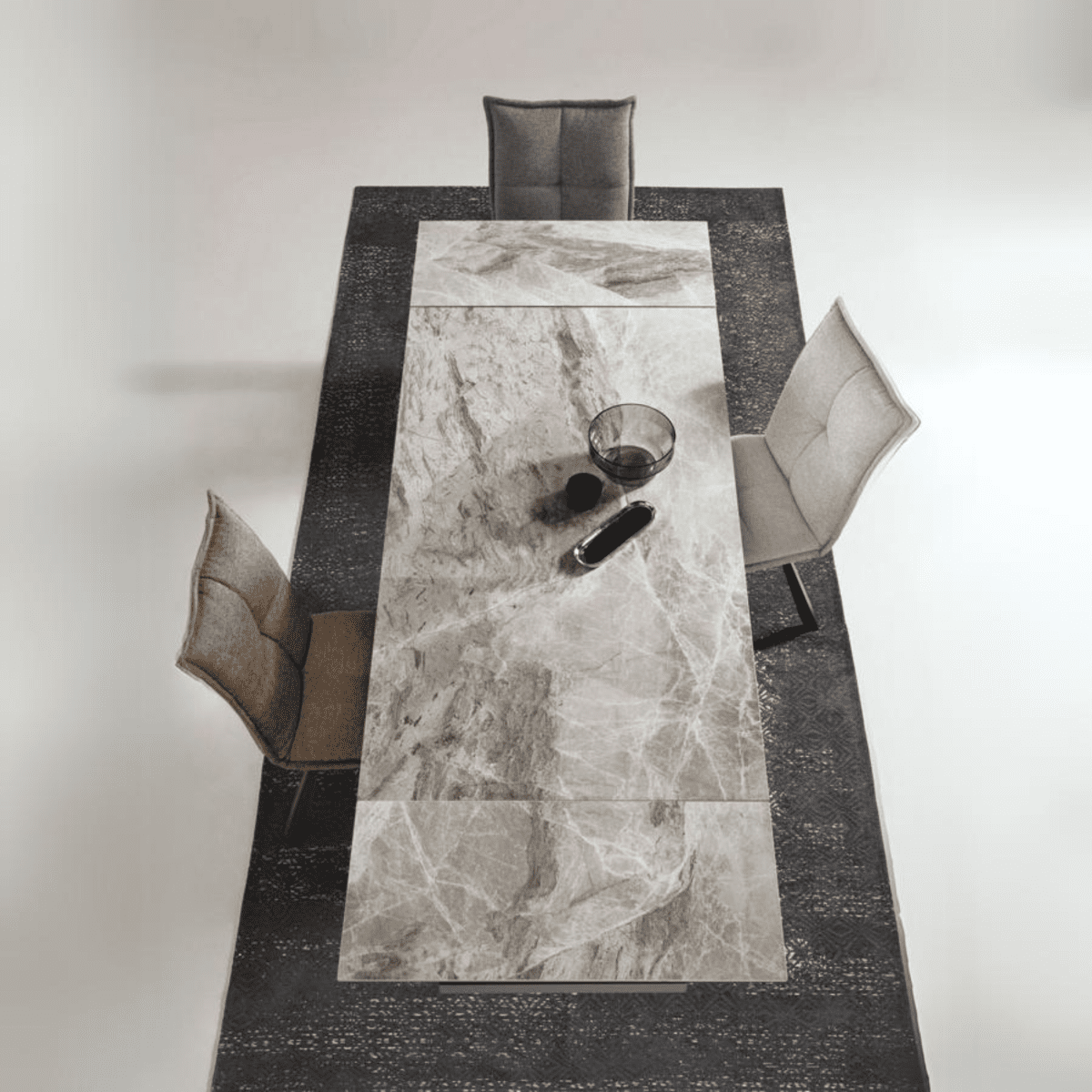 Tavolo allungabile moderno da pranzo "Caio" con piano in grès porcellanato - MondoViro