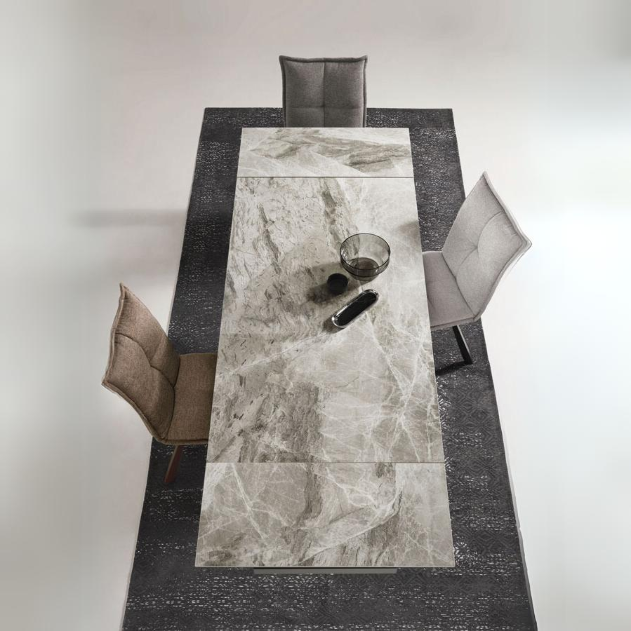 "Caio" modern extendable dining table with porcelain stoneware top