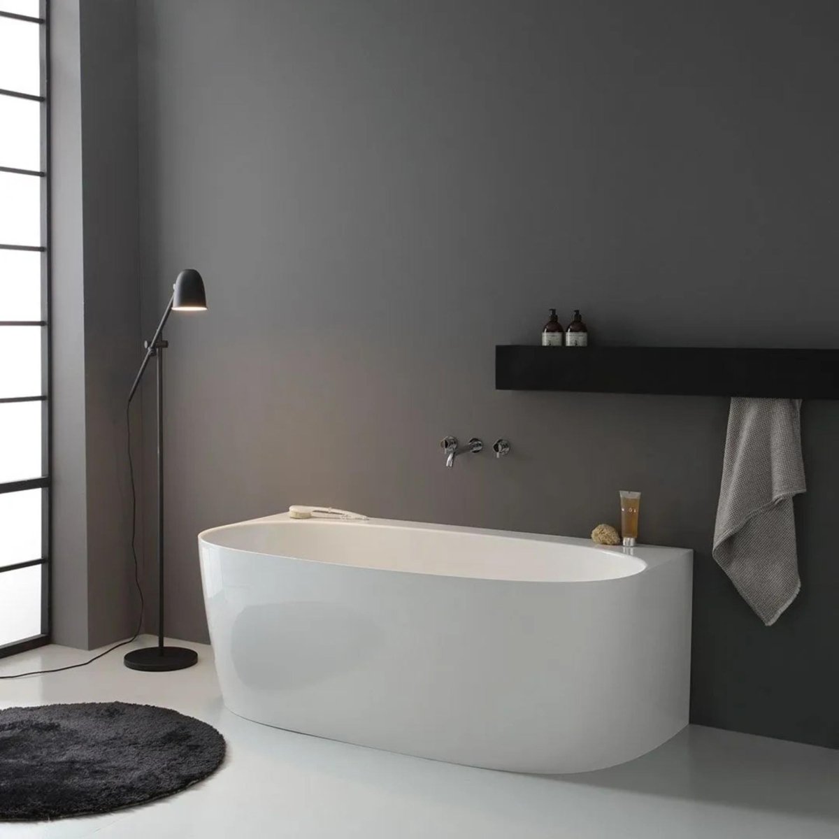 Vasca da bagno ovale "Siena" per appoggio a parete in resina di marmo cm 158x86 58h - MondoViro