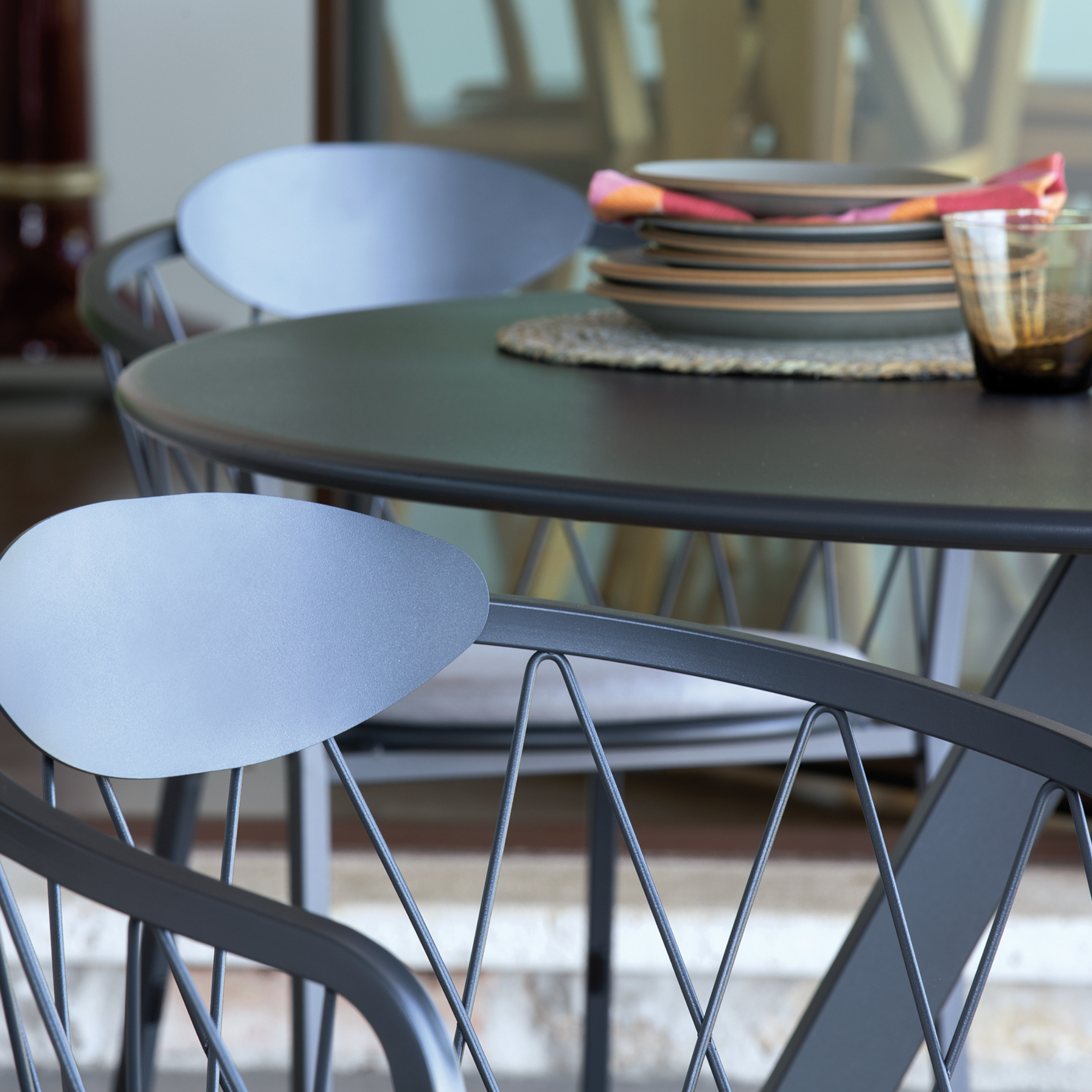 "Daisy7" round galvanized metal garden table, removable, 130x130 cm, 75 cm high