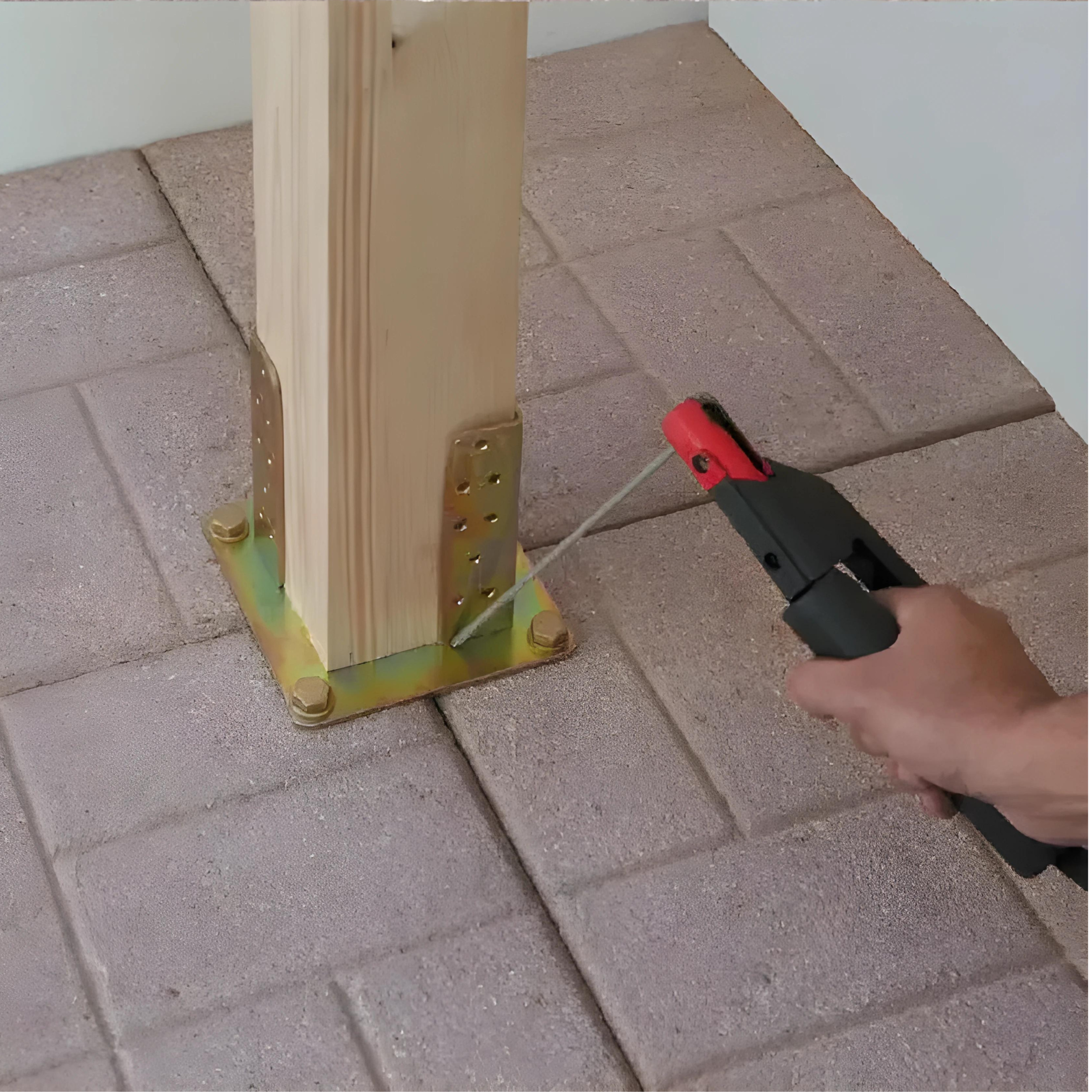 Kit of 2 glasses for supporting square poles with galvanized steel plate