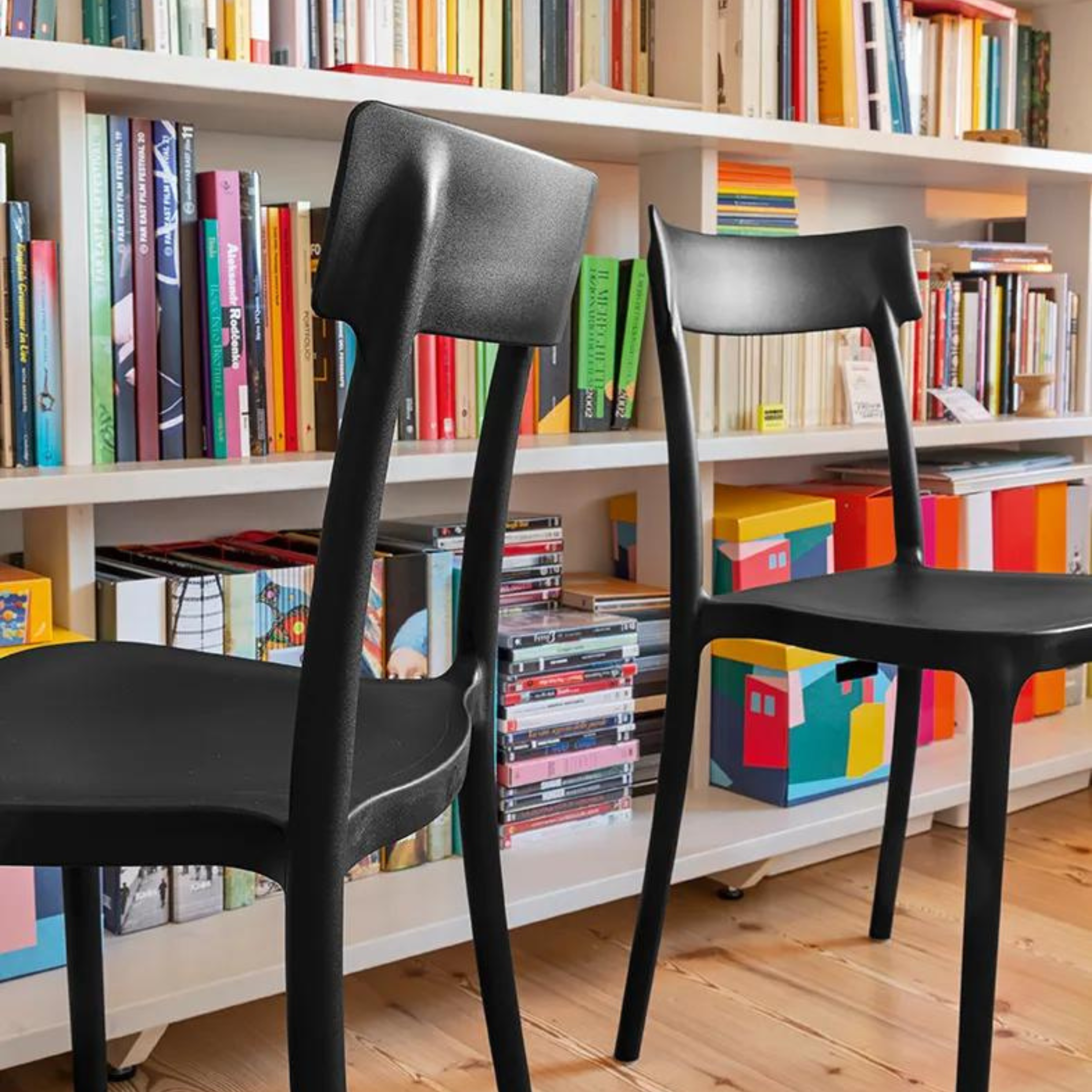 Set of modern stackable polypropylene chairs "Argo" for living room cm 48x47 82h