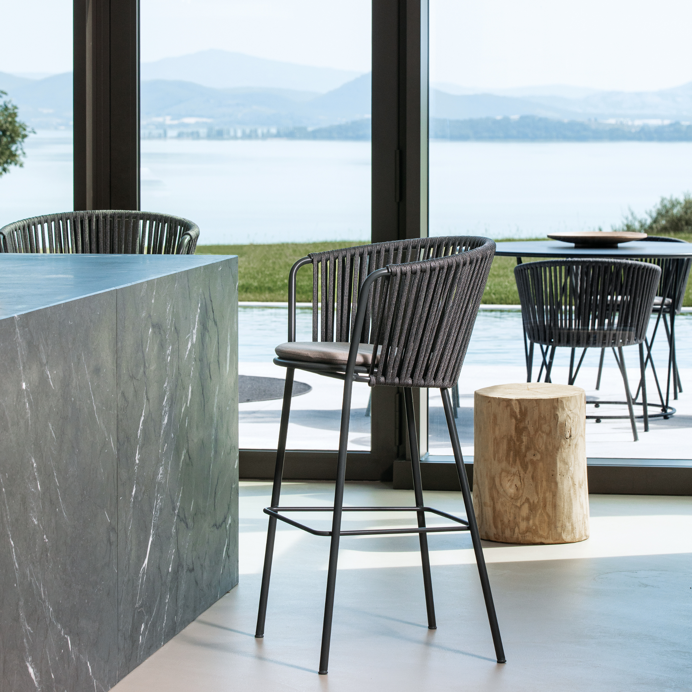 High stainless steel and rope "Daisy Rope" garden stool, 62x53 cm, 104 cm high.