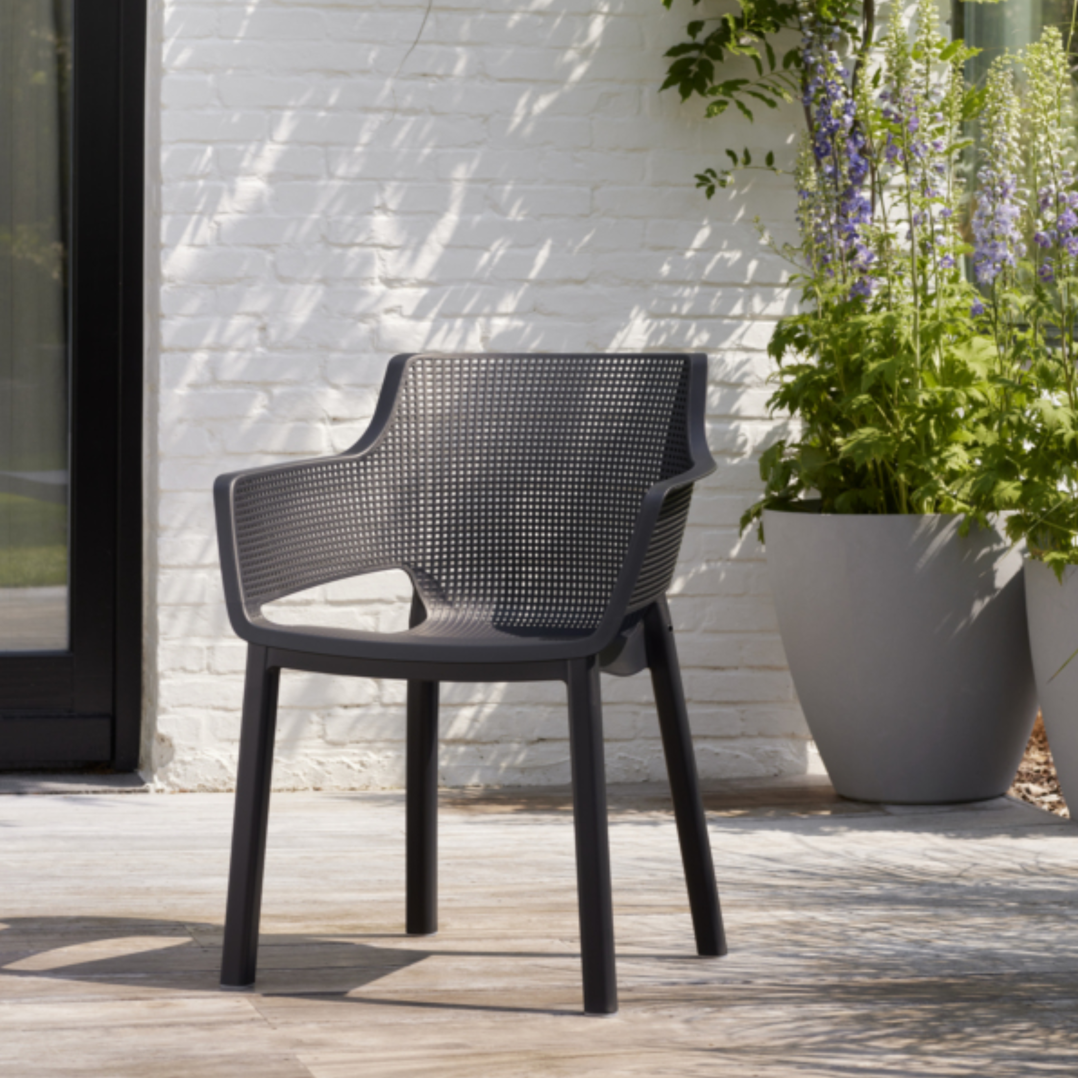 Set of 6 modern outdoor chairs "Vancouver" in resin 57.7x62.5 cm 79h