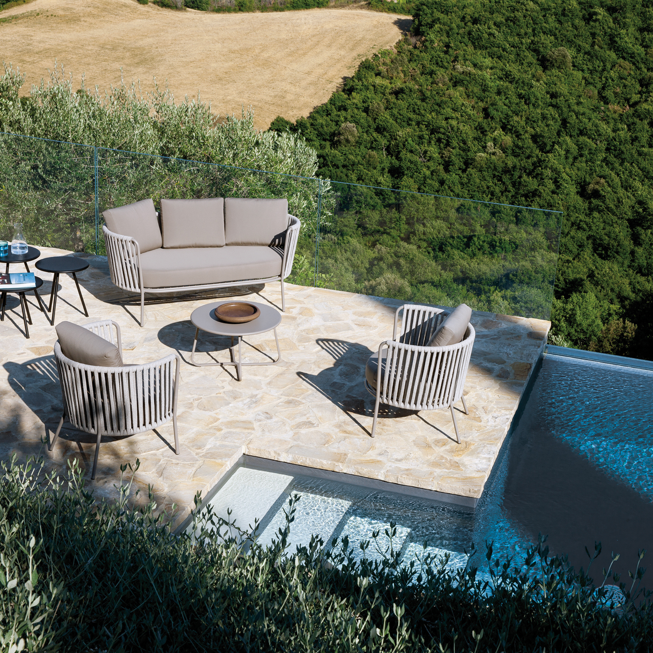 "Daisy Rope" 2-seater sofa in rope and steel, garden lounge sofa, 160x73 cm, 71h