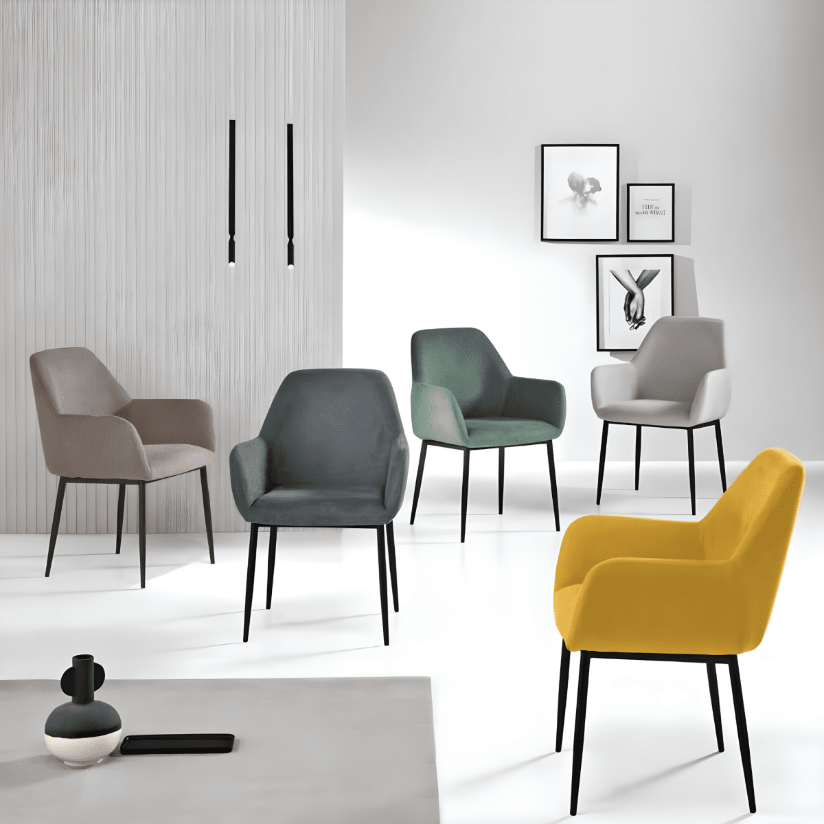 Set di sedie da pranzo "Petalo" imbottite in tessuto con struttura in metallo verniciato cm 58x61 84h - MondoViro