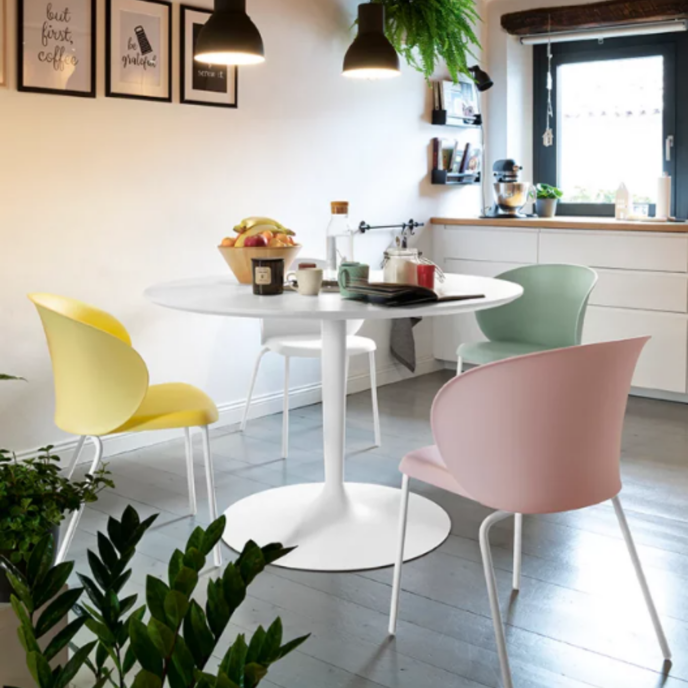 Set of modern "Tuka" chairs in metal and polypropylene, stackable, 55x59 cm, 86h