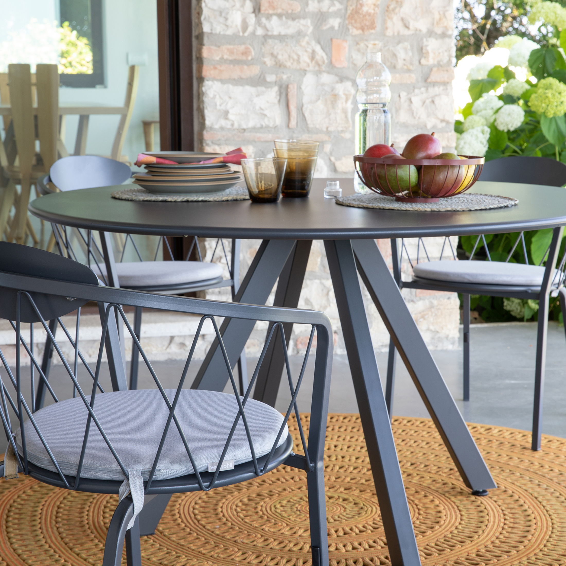 "Daisy7" round galvanized metal garden table, removable, 130x130 cm, 75 cm high