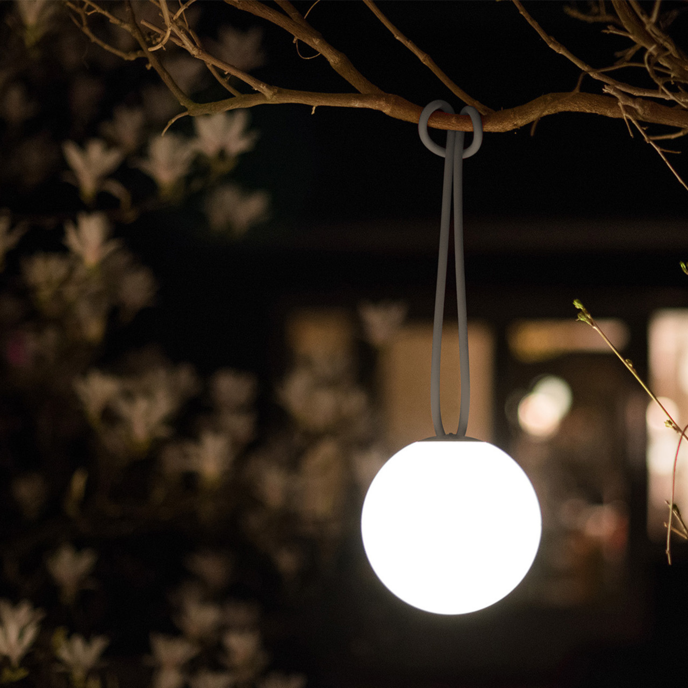 Set of 2 "Bolleke" battery-powered LED hanging lamps in HDPE with rubber hook, 20x20 cm