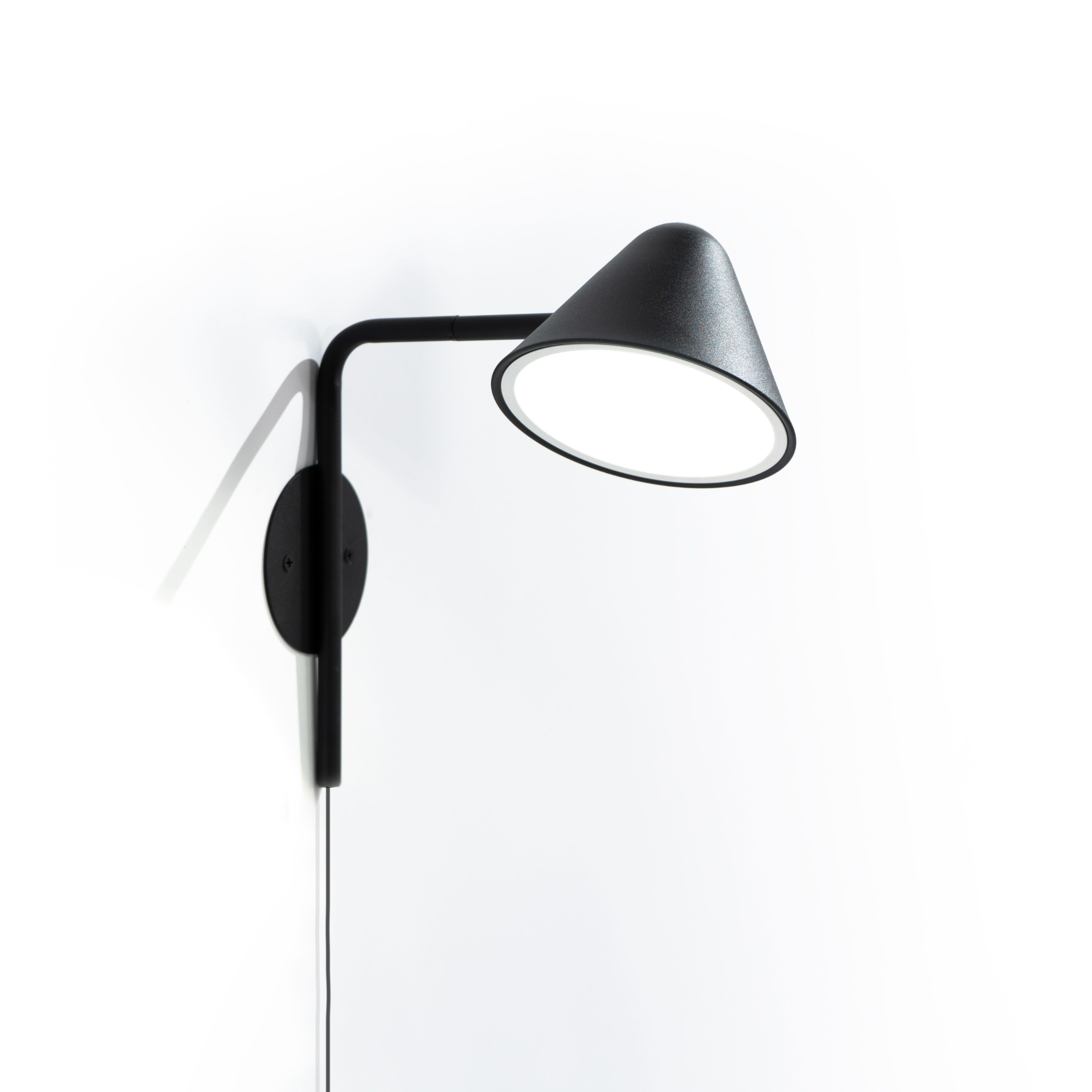 Metal lamp with "Perl" lampshade, floor, table and hanging