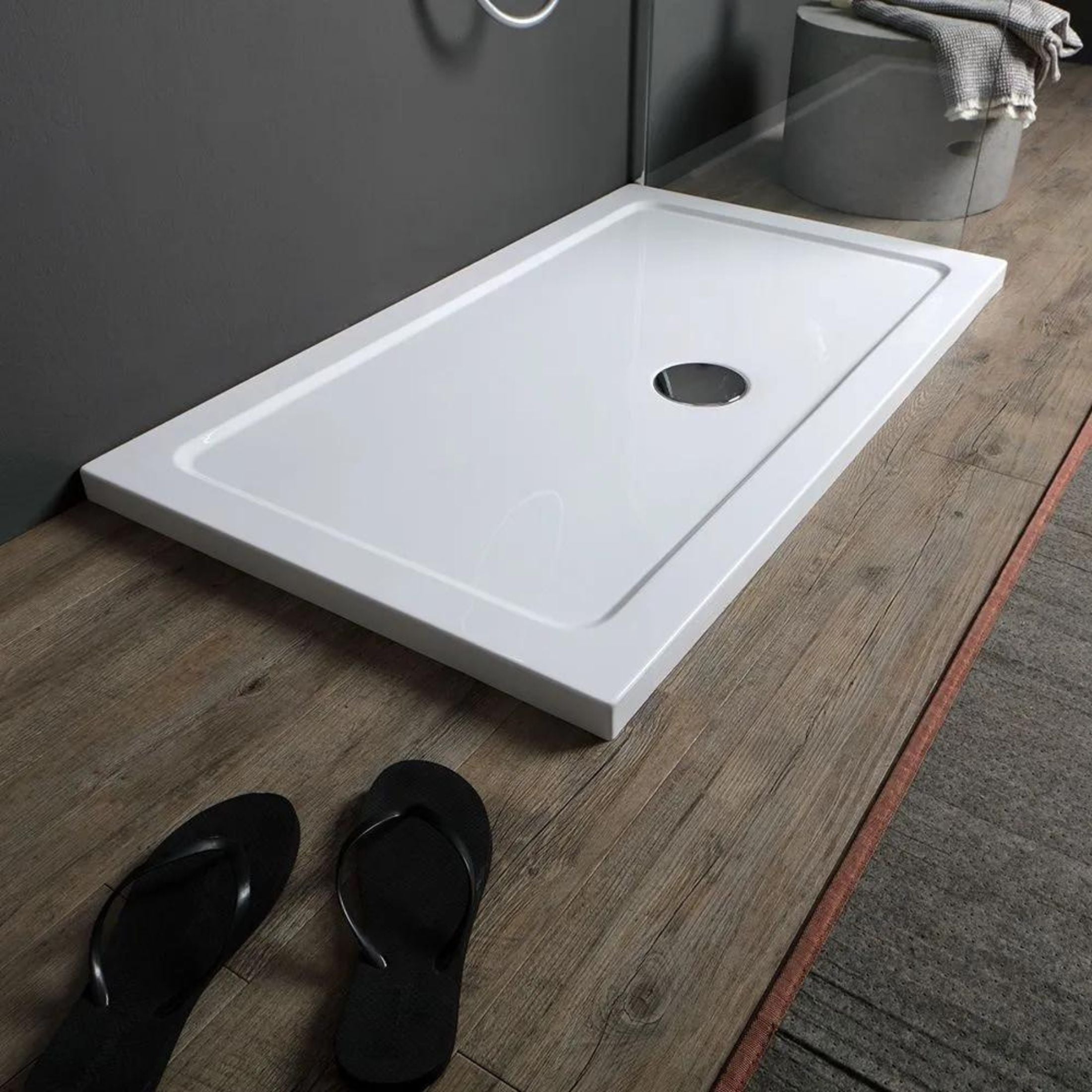 Aosta rectangular shower tray made of thin acrylic and white ABS