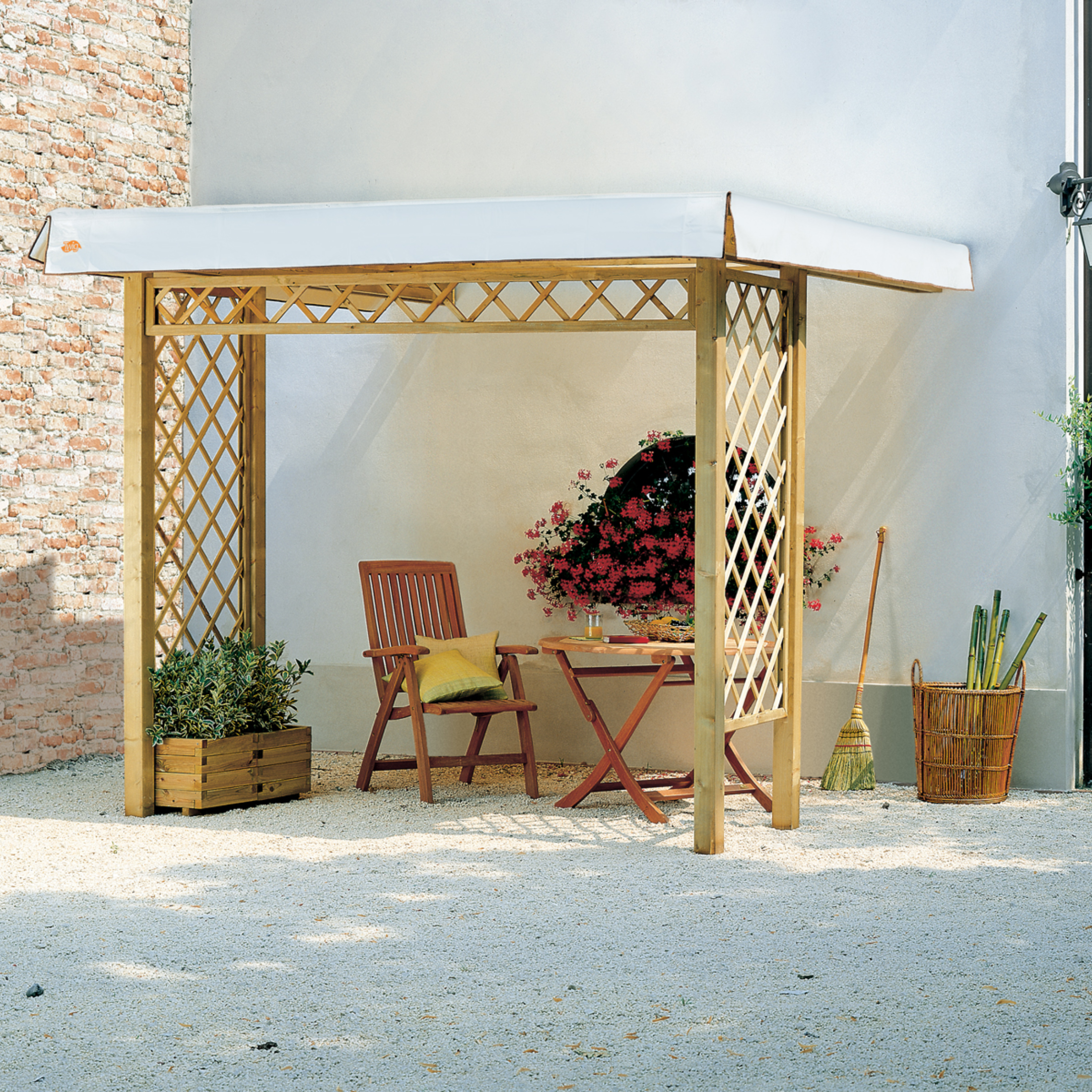"Genio" outdoor cover kit in ivory-colored PVC