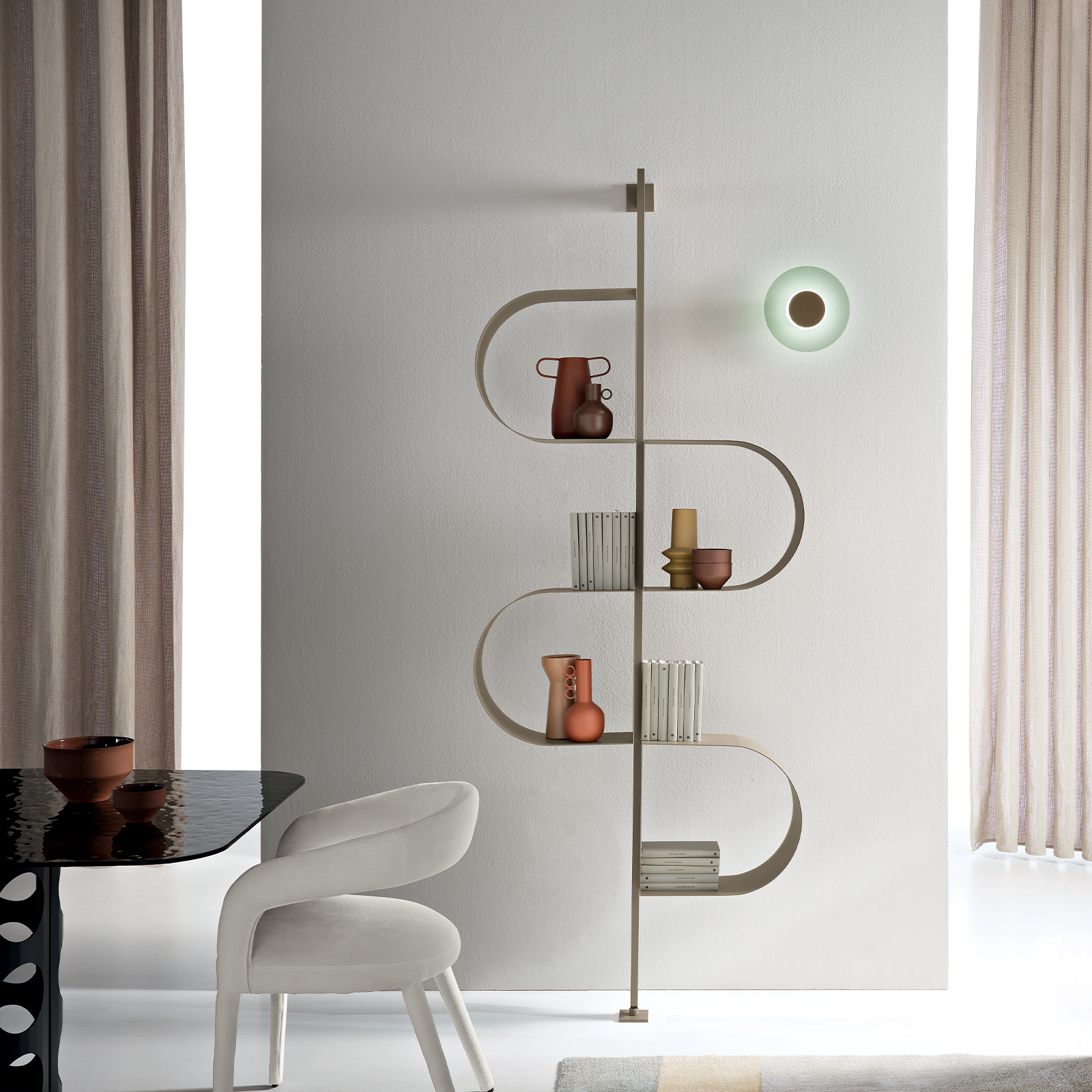"Trama" vertical bookcase in painted metal with adjustable foot for wall mounting