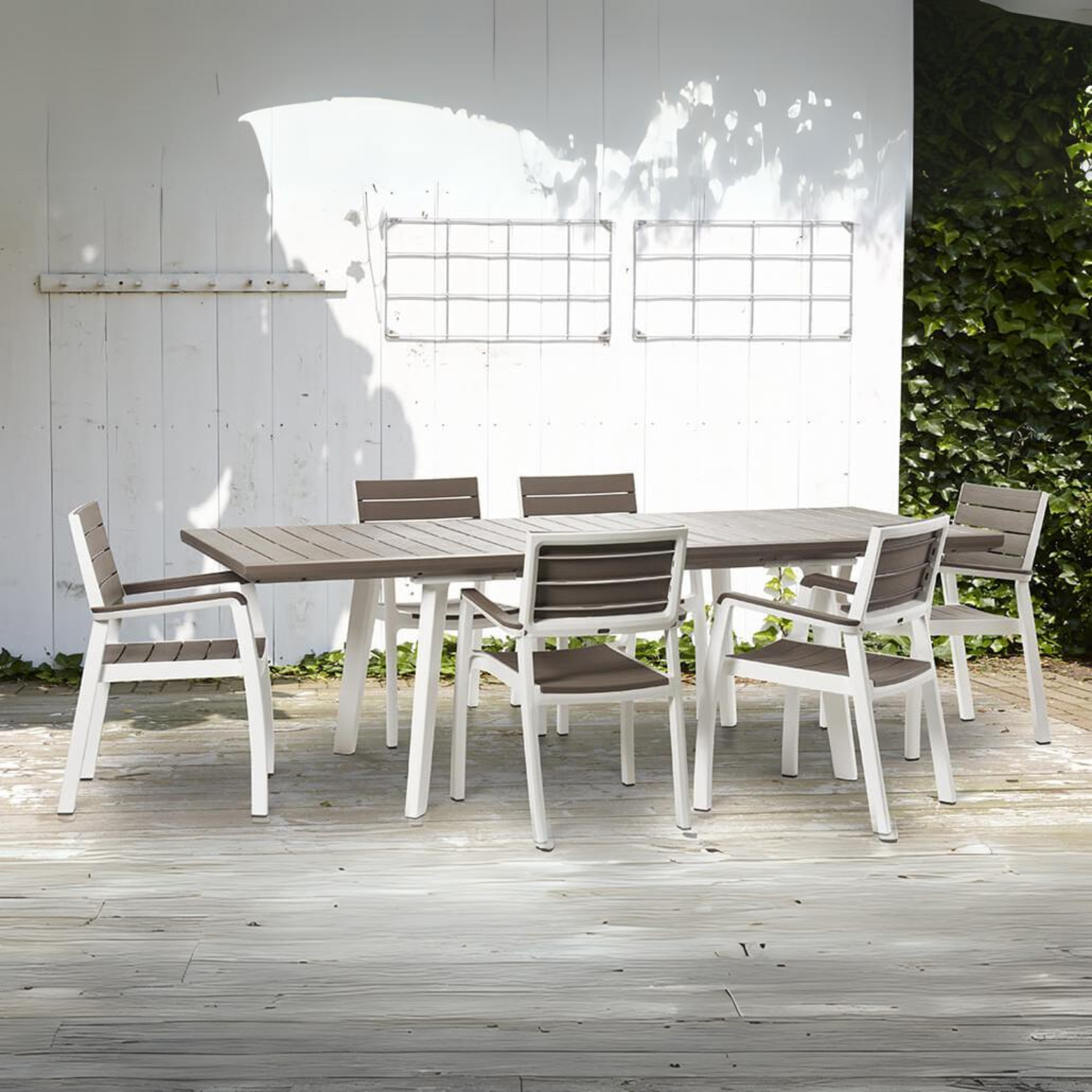 Set of stackable "Harmony" garden chairs with armrests in wood-effect resin, 58x58 cm, 86 cm high
