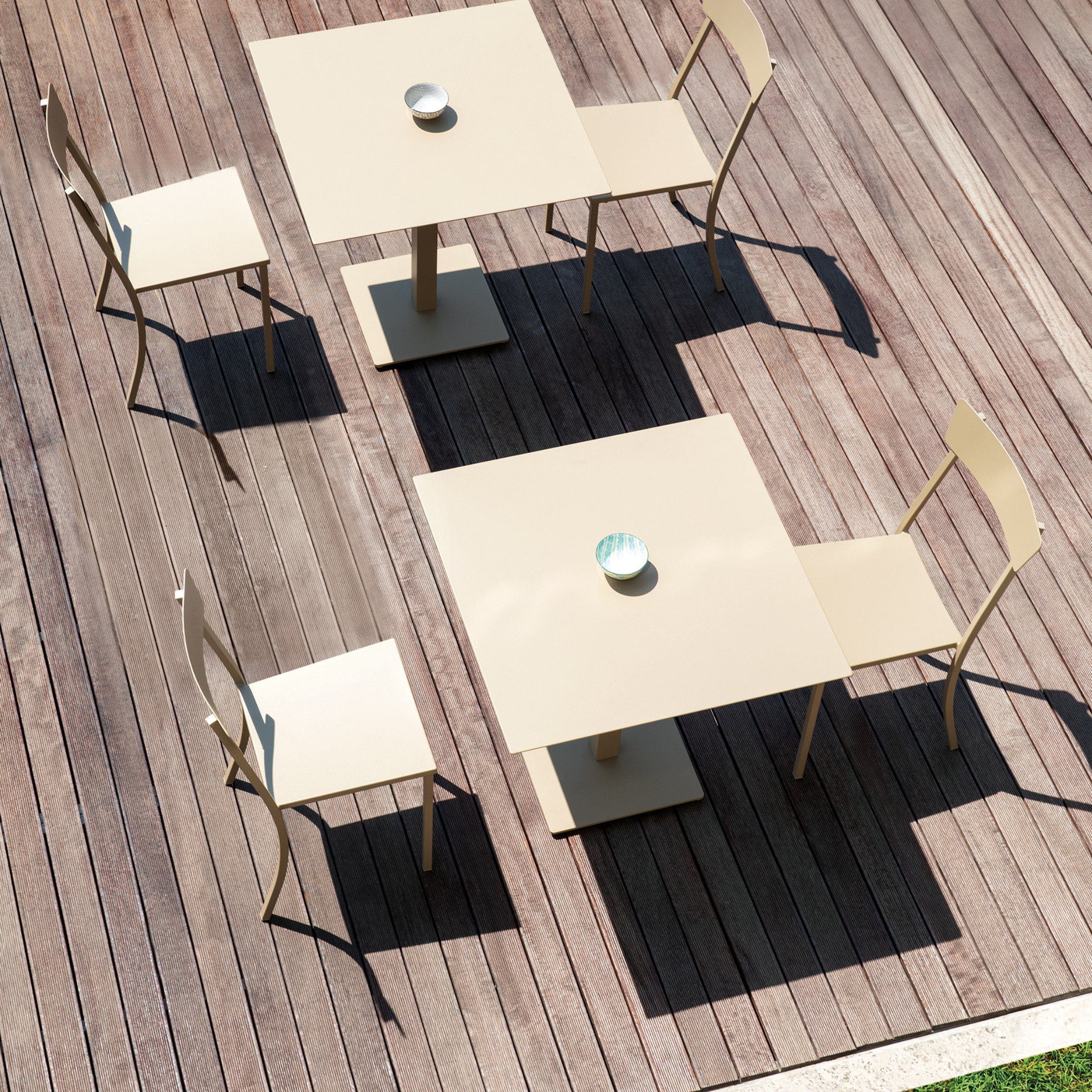 Mogan square galvanized metal garden table, 75 cm high