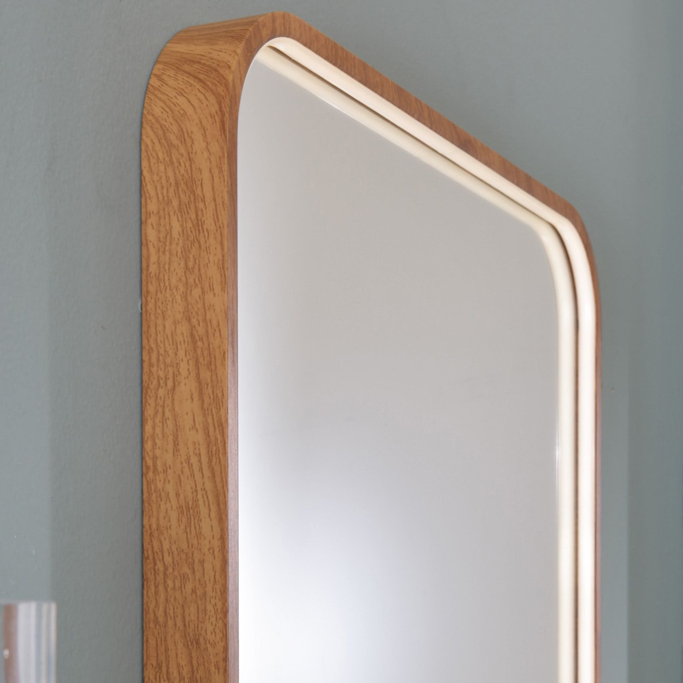 "Lyla" LED wall mirror with wood-effect aluminum frame, 60x5 cm, 80 cm high