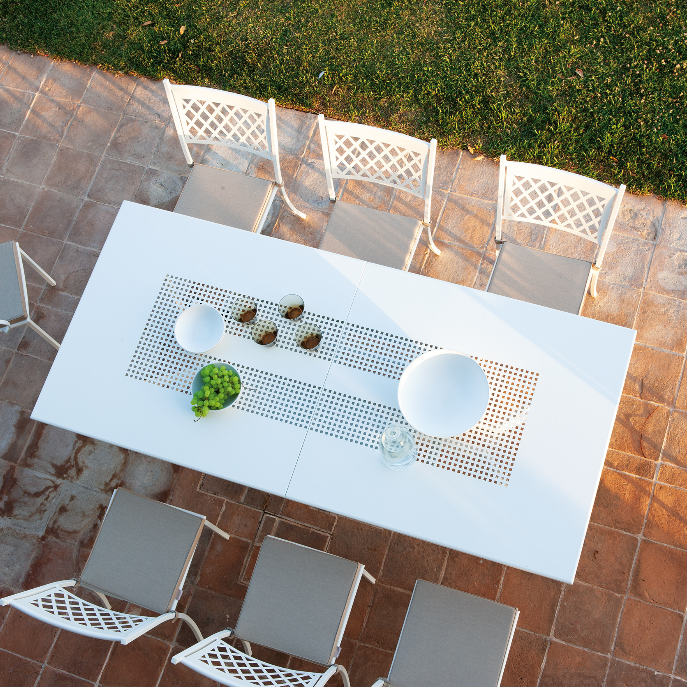Extendable metal table "Valentino" for modern garden, 220/300x100 cm, 75 cm high