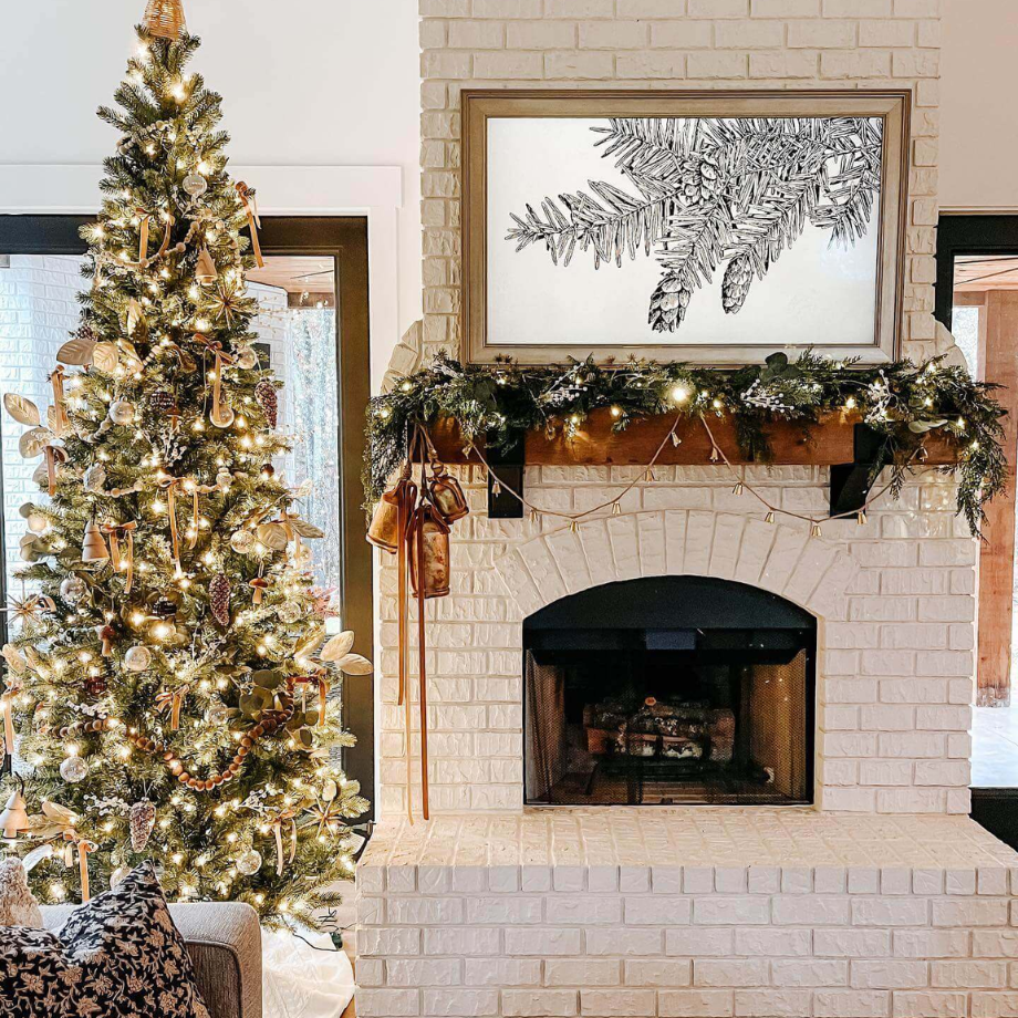 Slim "Bruma" Christmas tree with Real Touch PE + PVC effect of the highest quality