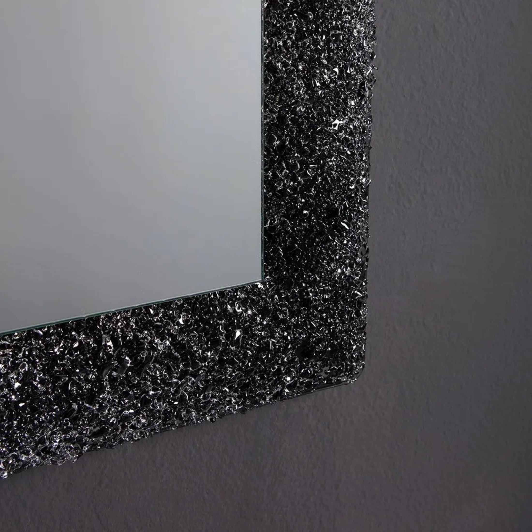 "Serranova2" rectangular LED mirror with glass grit frame, 90x62 cm