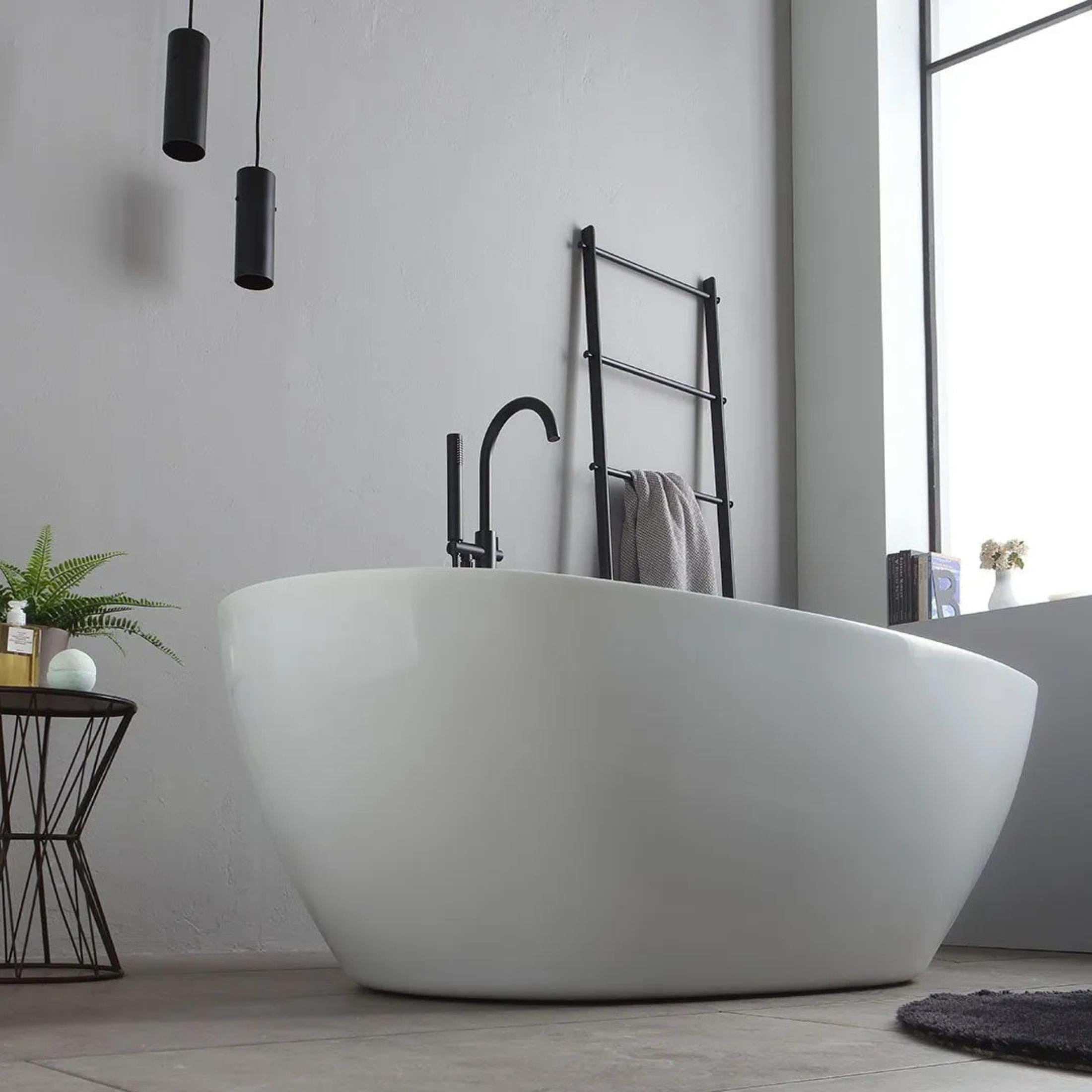 "Arianna" freestanding bathtub in white acrylic, 170x80 cm, 55 cm high