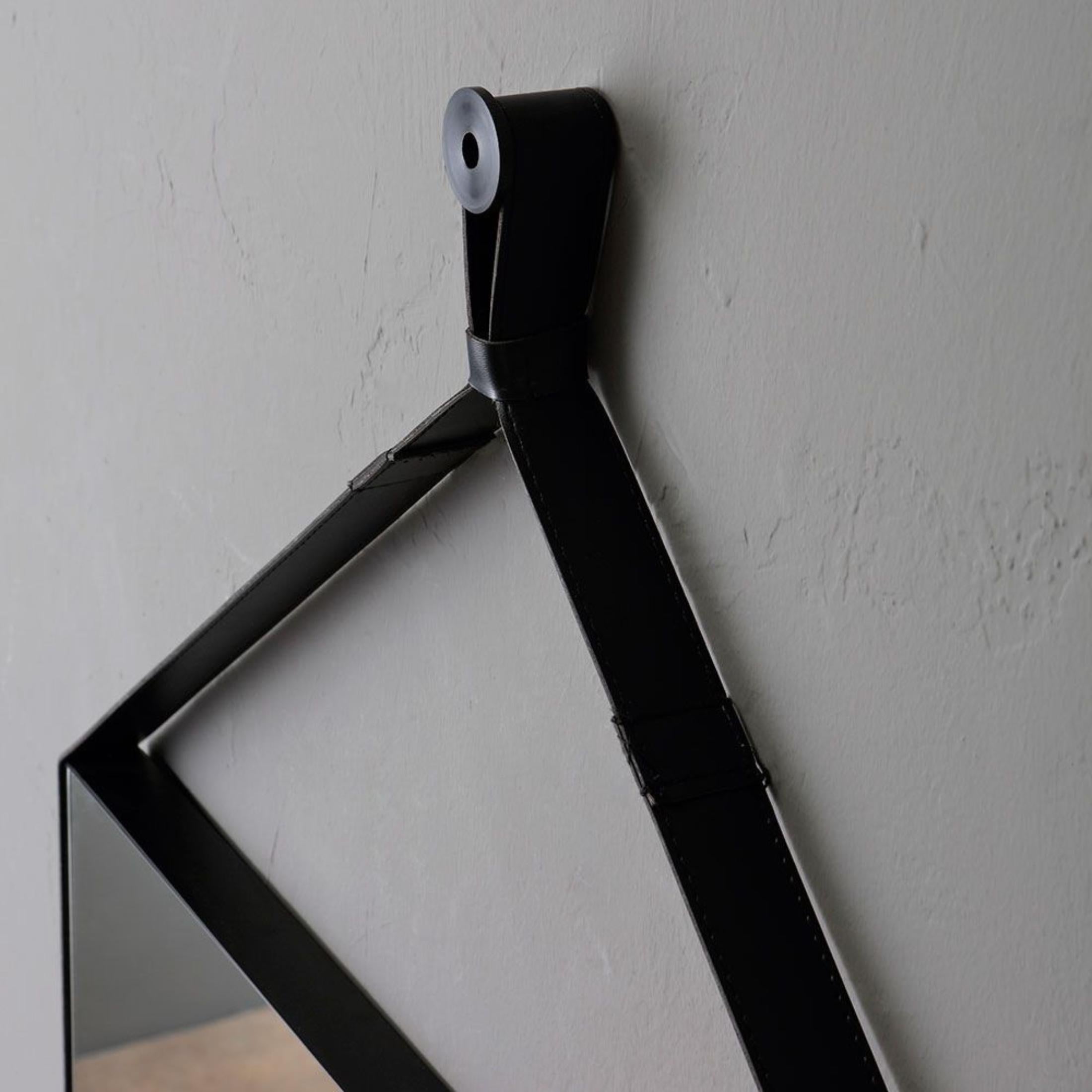 Rectangular "Hillsboro" design mirror with black leather strap, 70x50 cm