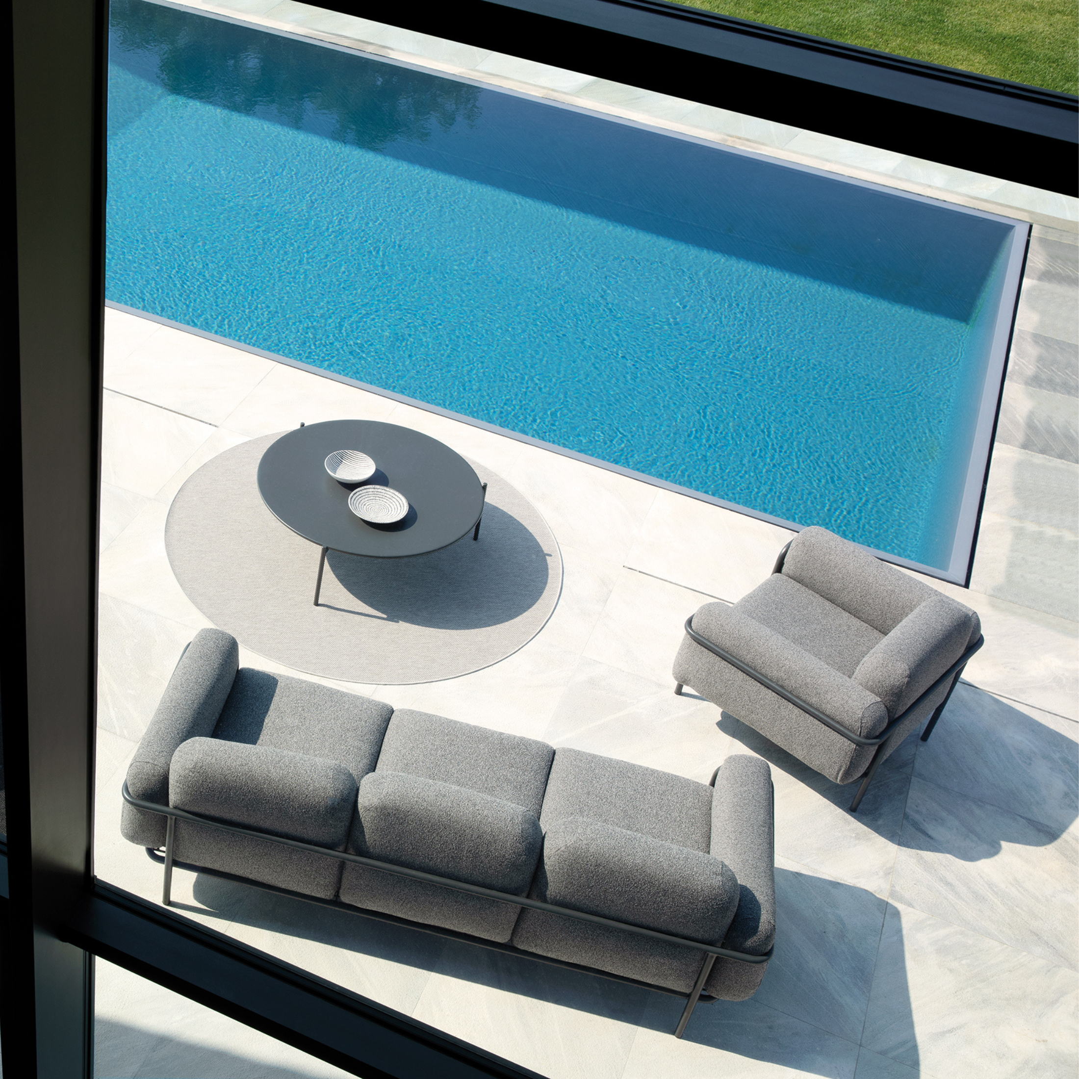 "Hug" 3-seater padded fabric sofa with metal frame for the garden, 235x94 cm, 75 cm high