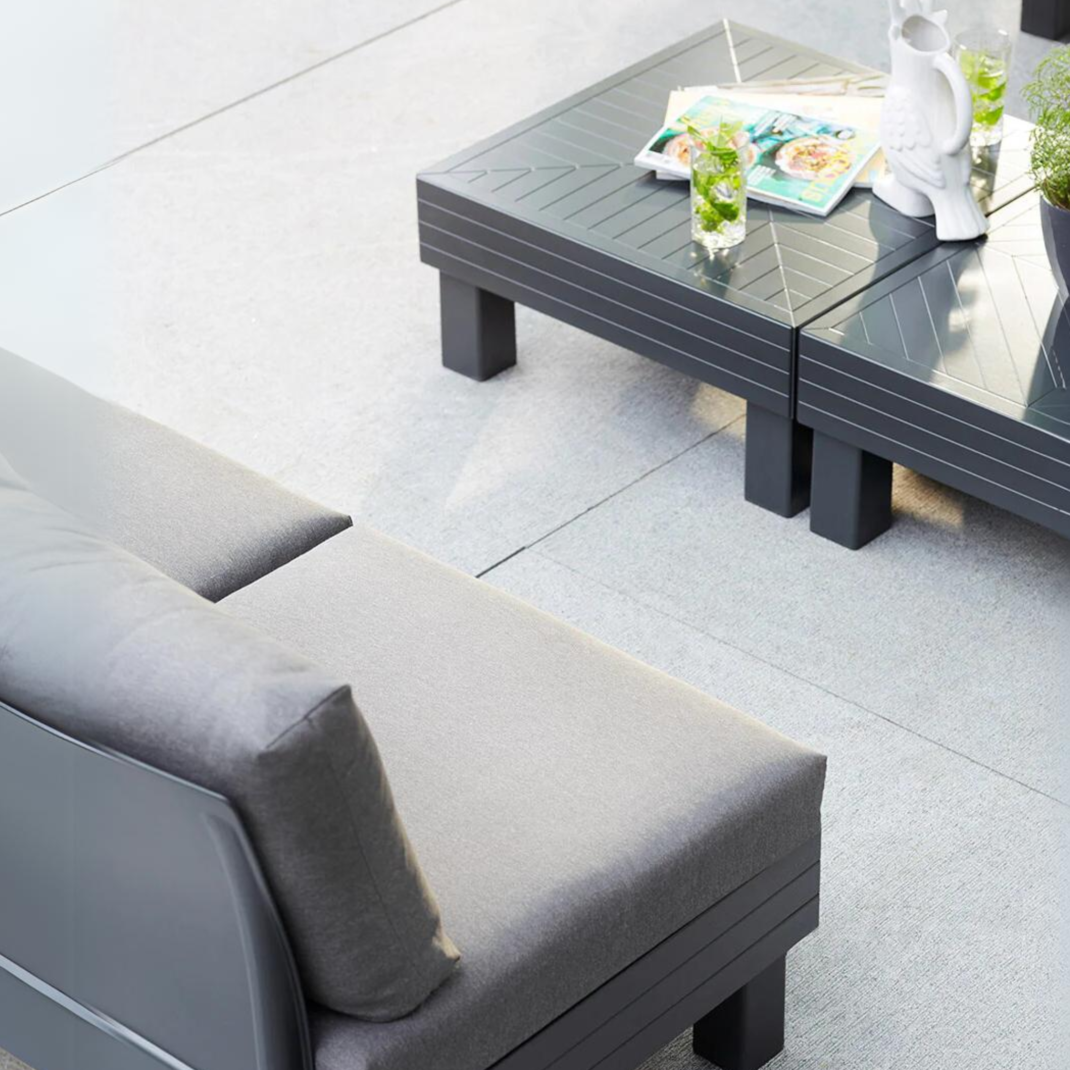 "Elements" 5-seater garden set with a sofa, 2 armchairs, and 1 modular coffee table