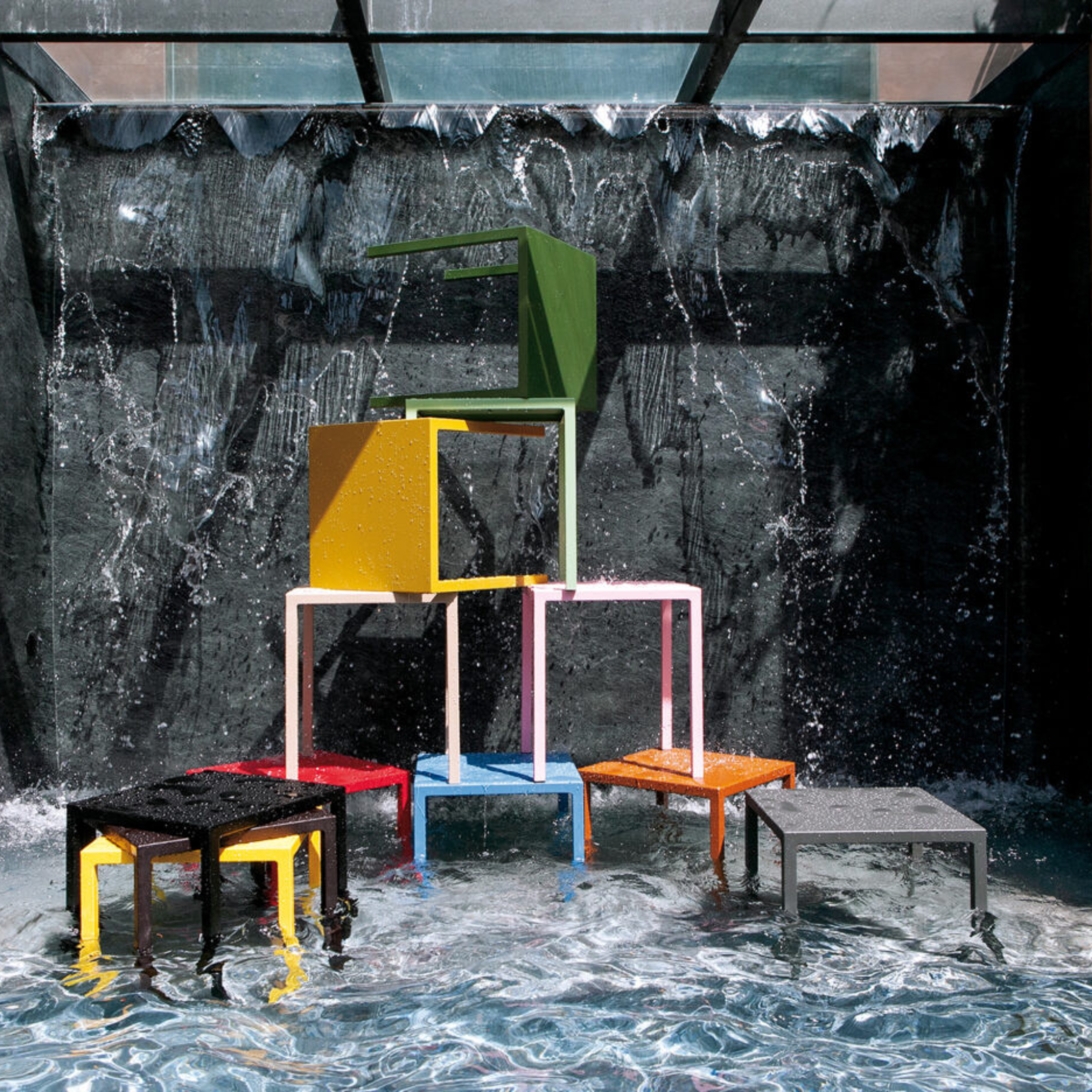 "Quatris" modern fixed square metal table for bars and gardens, stackable, height 75 cm.