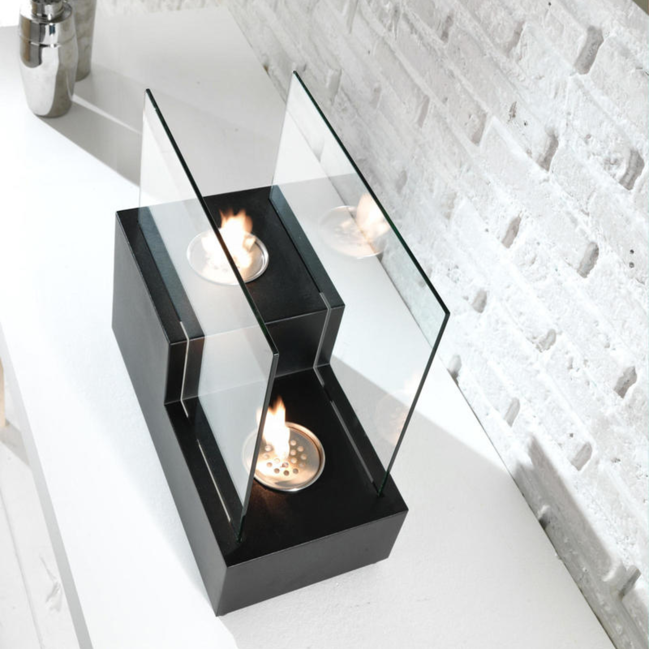 "Martina" bioethanol tabletop fireplace in tempered glass, 40x20 cm, 39 cm high.