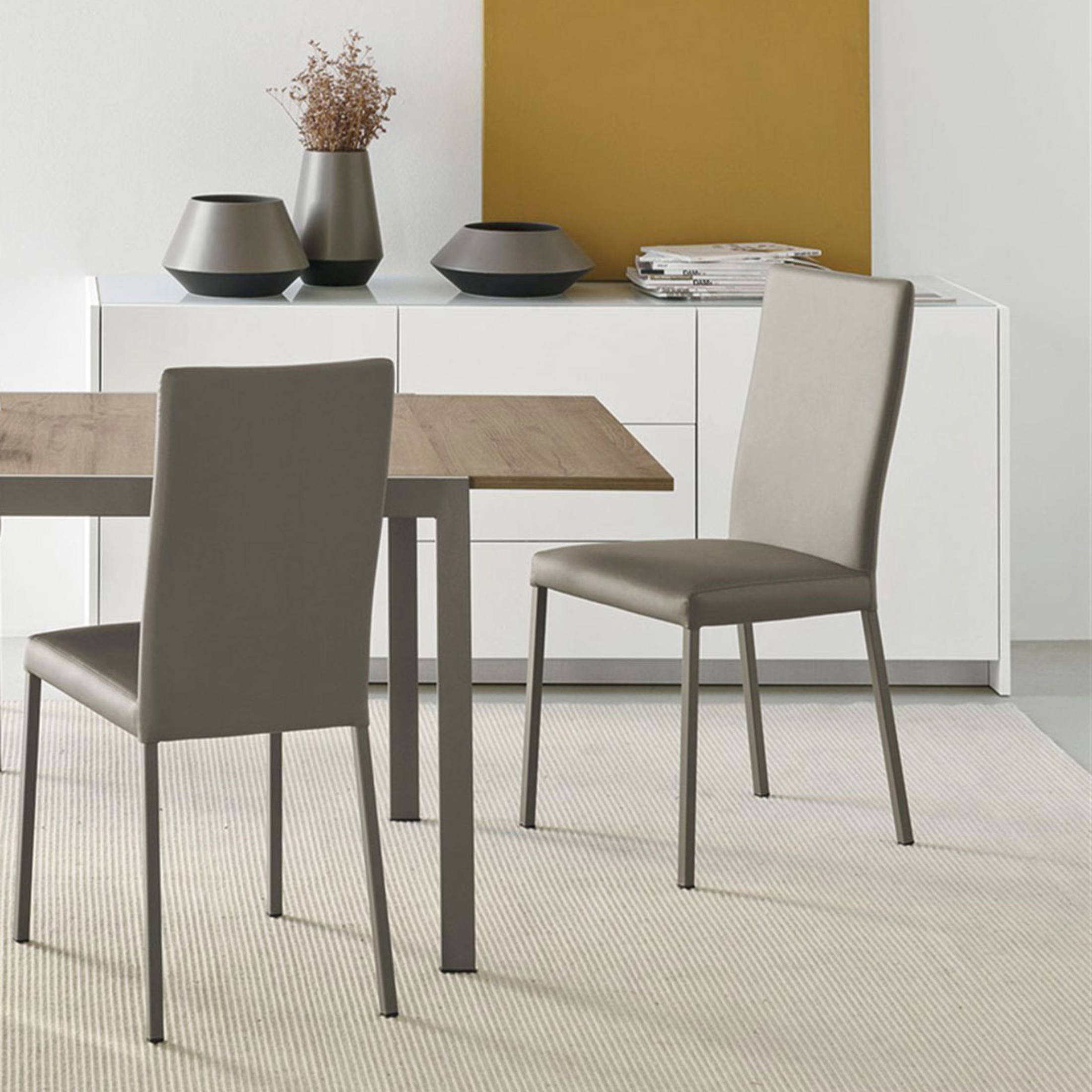 Set of modern living room chairs "Garda" with fabric seat and backrest, 44x54 cm, 96h