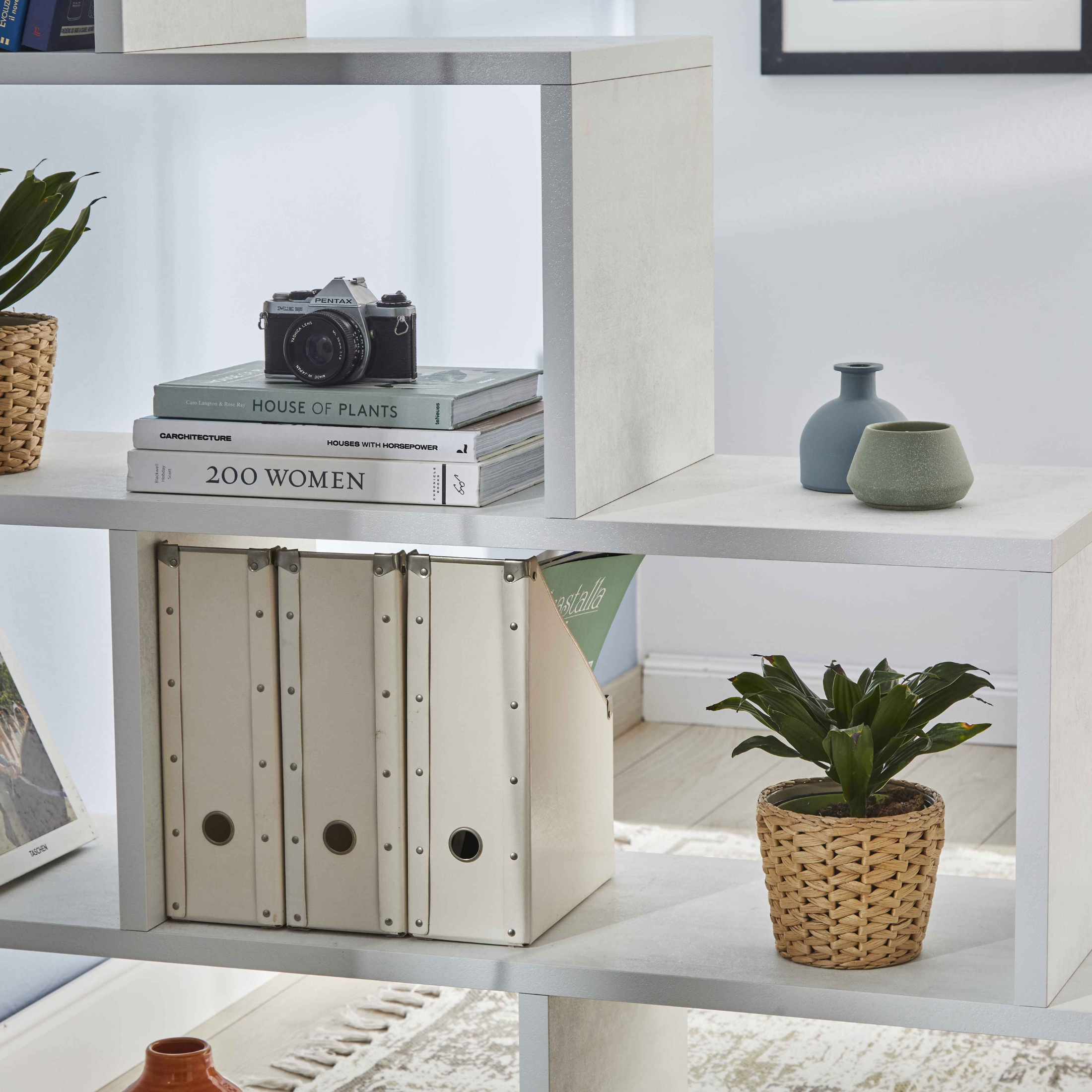 "Sapienza" 4-level elegant wooden ladder bookcase, 150x38 cm, 144h