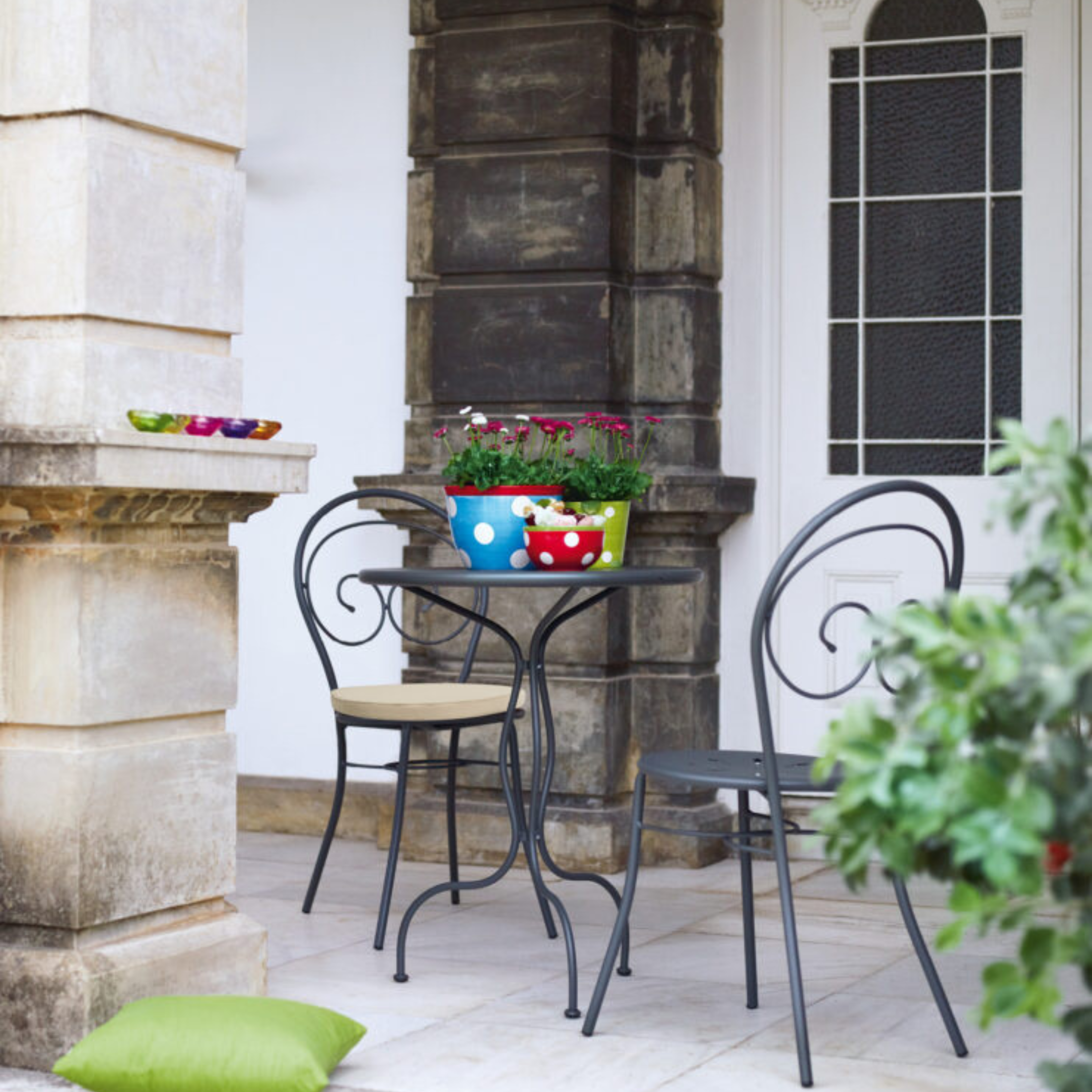 Round galvanized metal table "Rondò" for bars and gardens, dismountable, 60x60 cm, 75 cm high