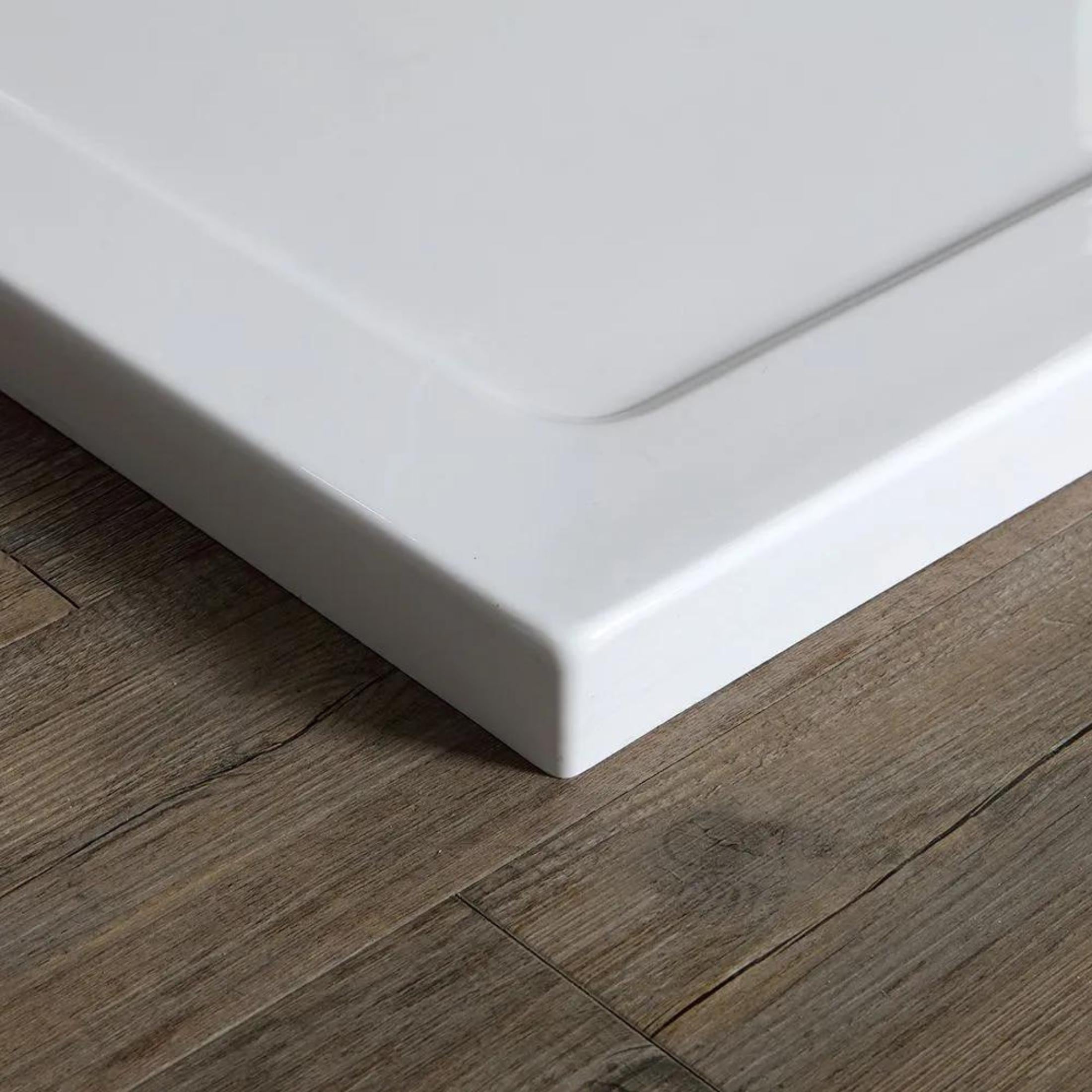 Rectangular "Matera" shower tray in non-slip ceramic with raised edges